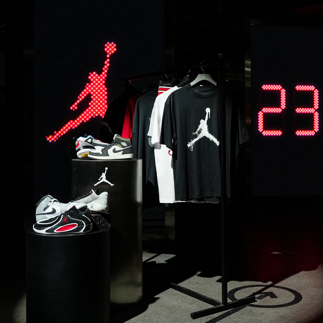 AIR JORDAN 1 RETRO LOW OG YOUTH CourtSide Melbourne