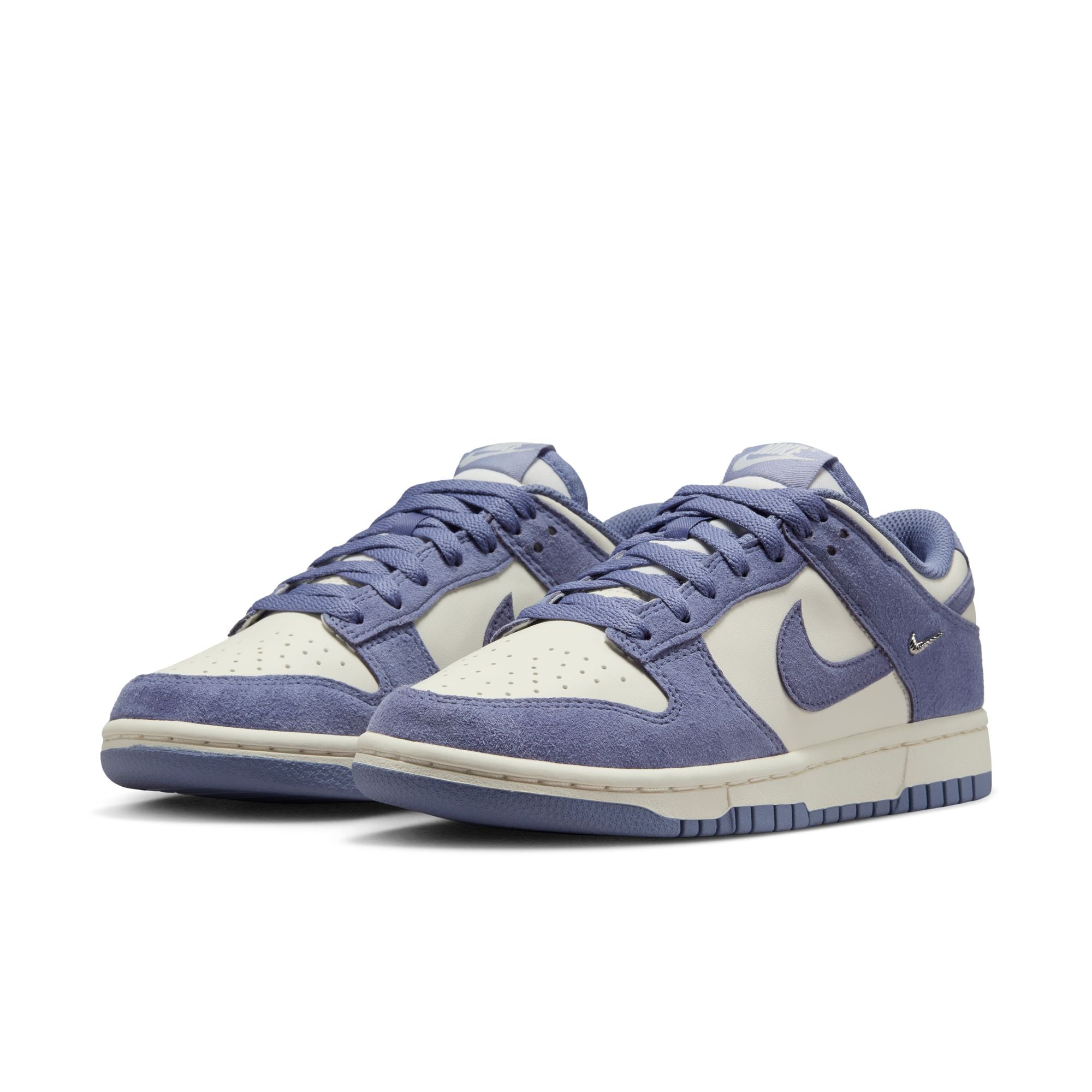 NIKE WOMENS DUNK LOW