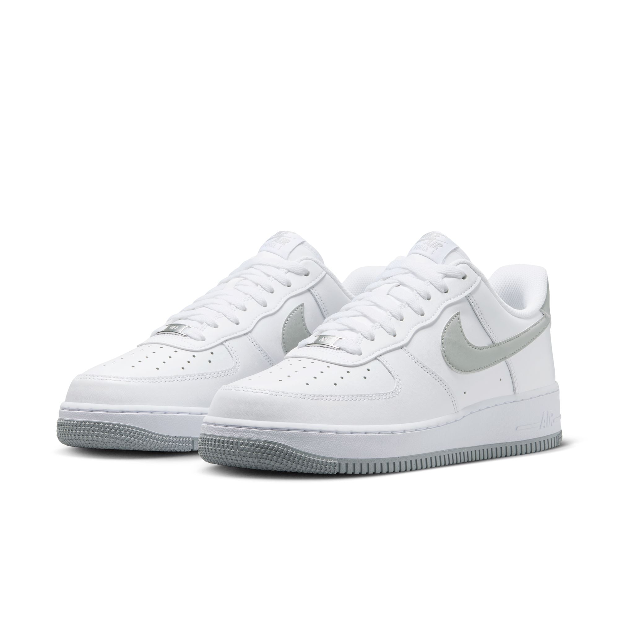 NIKE AIR FORCE 1 '07
