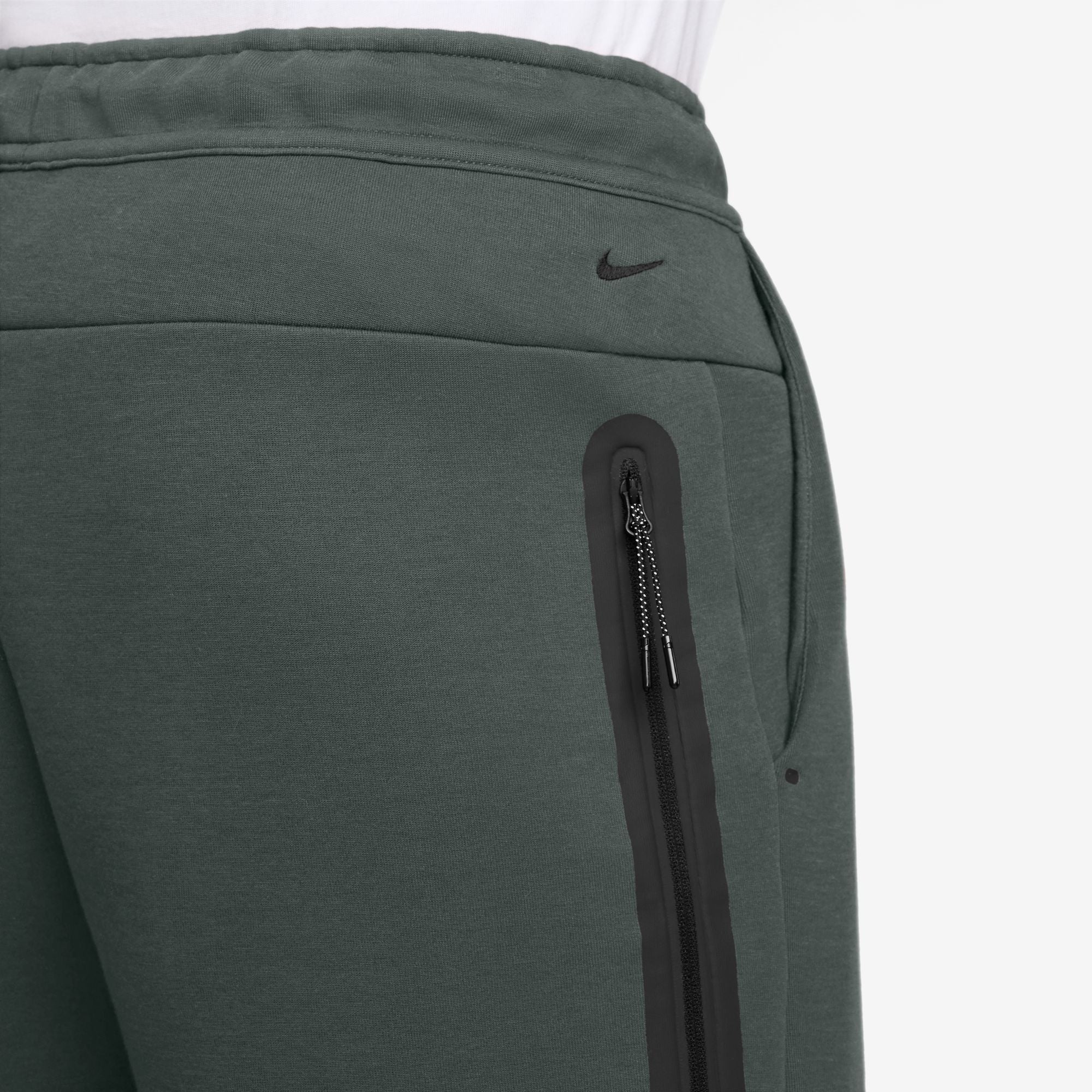 NIKE MENS TECH FLEECE SHORT