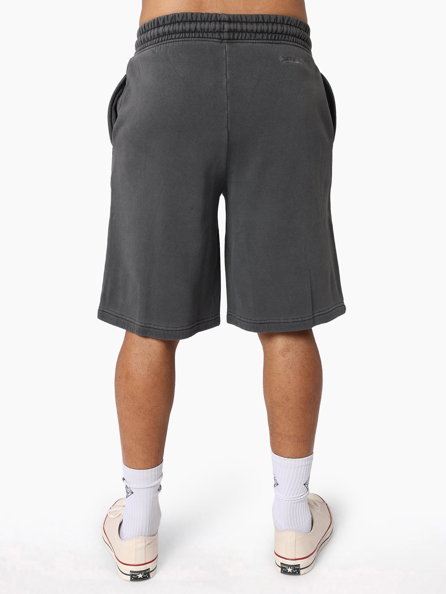 MITCHELL & NESS WORLDWIDE FLEECE JORTS BULLS