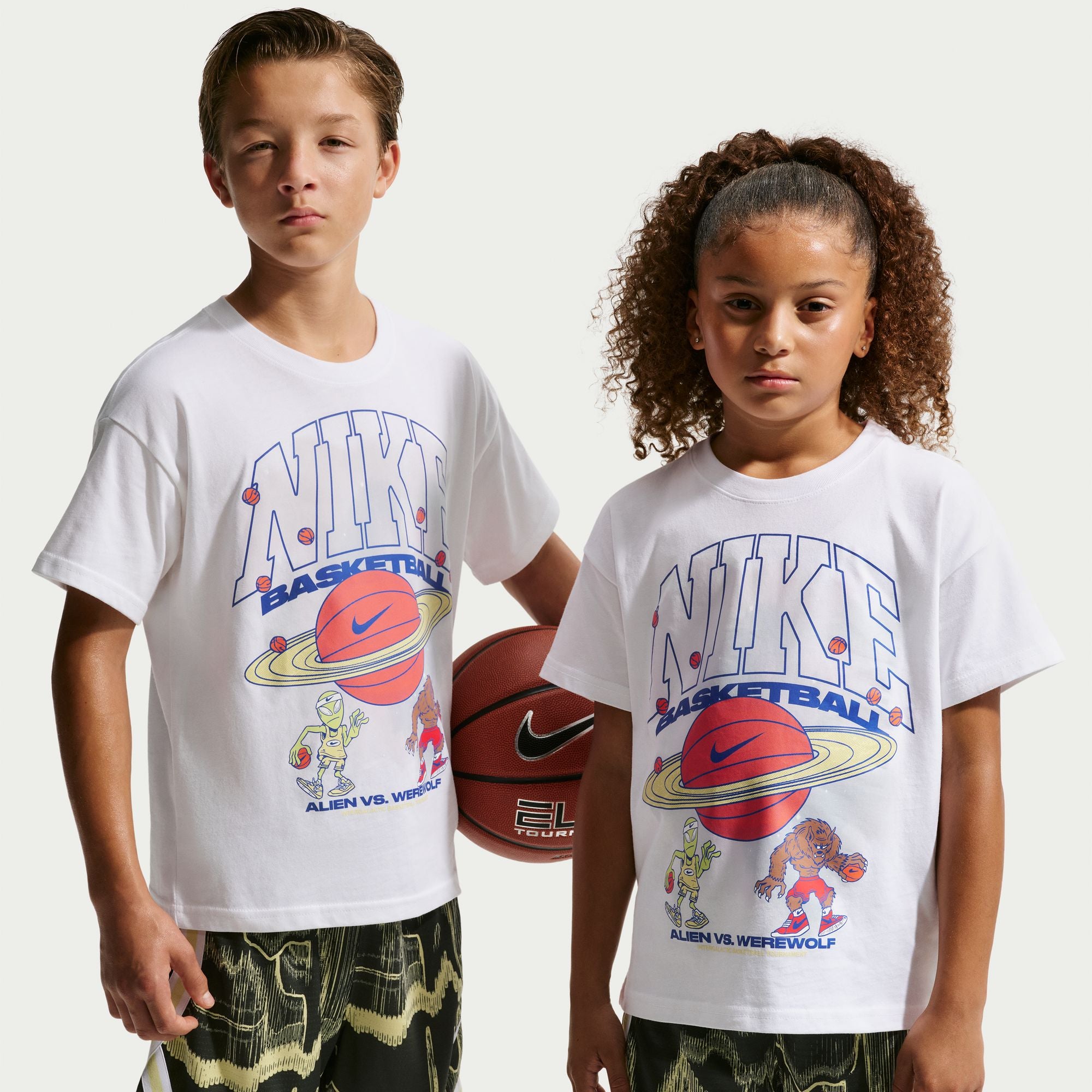 NIKE NRG BASKETBALL M90 TEE - YOUTH
