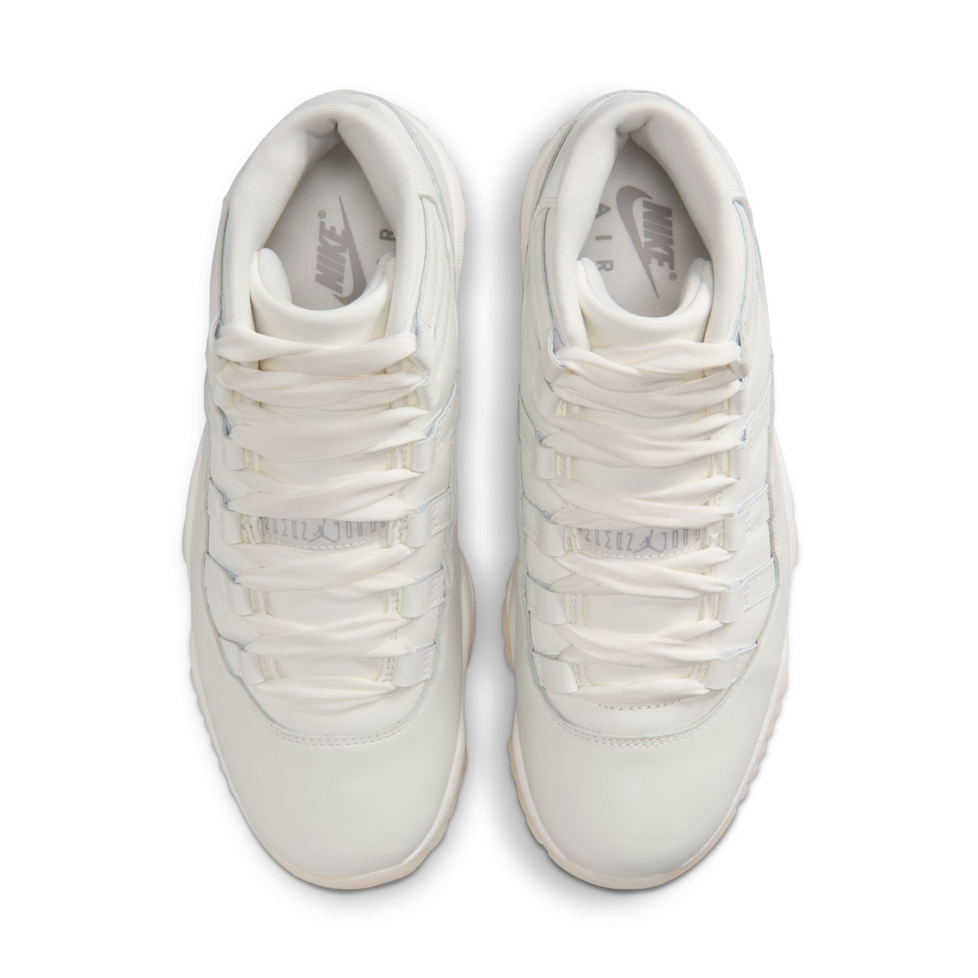 AIR JORDAN WOMENS 11 RETRO "PEARL"