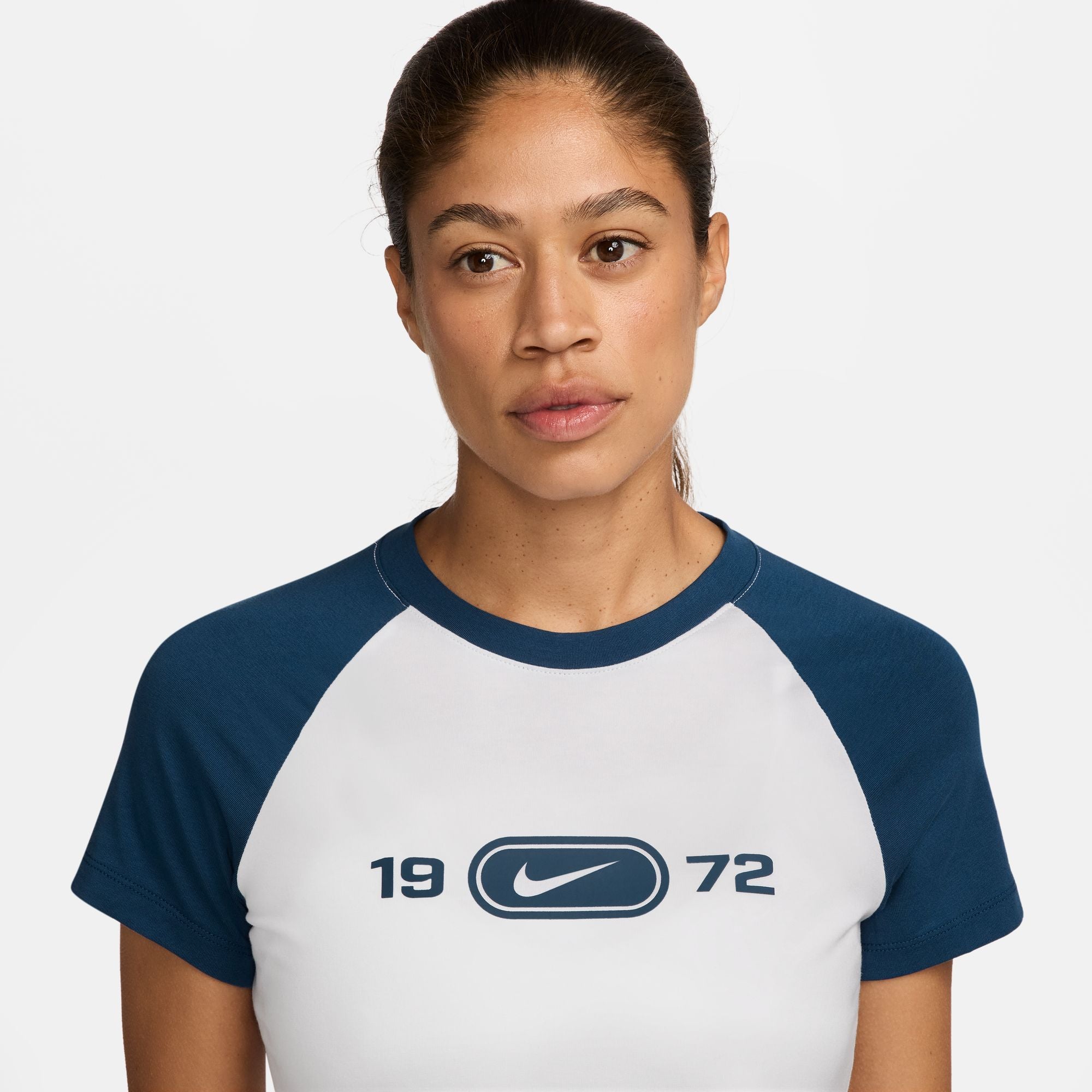 NIKE WOMENS CHILL KNIT RAGLAN TEE