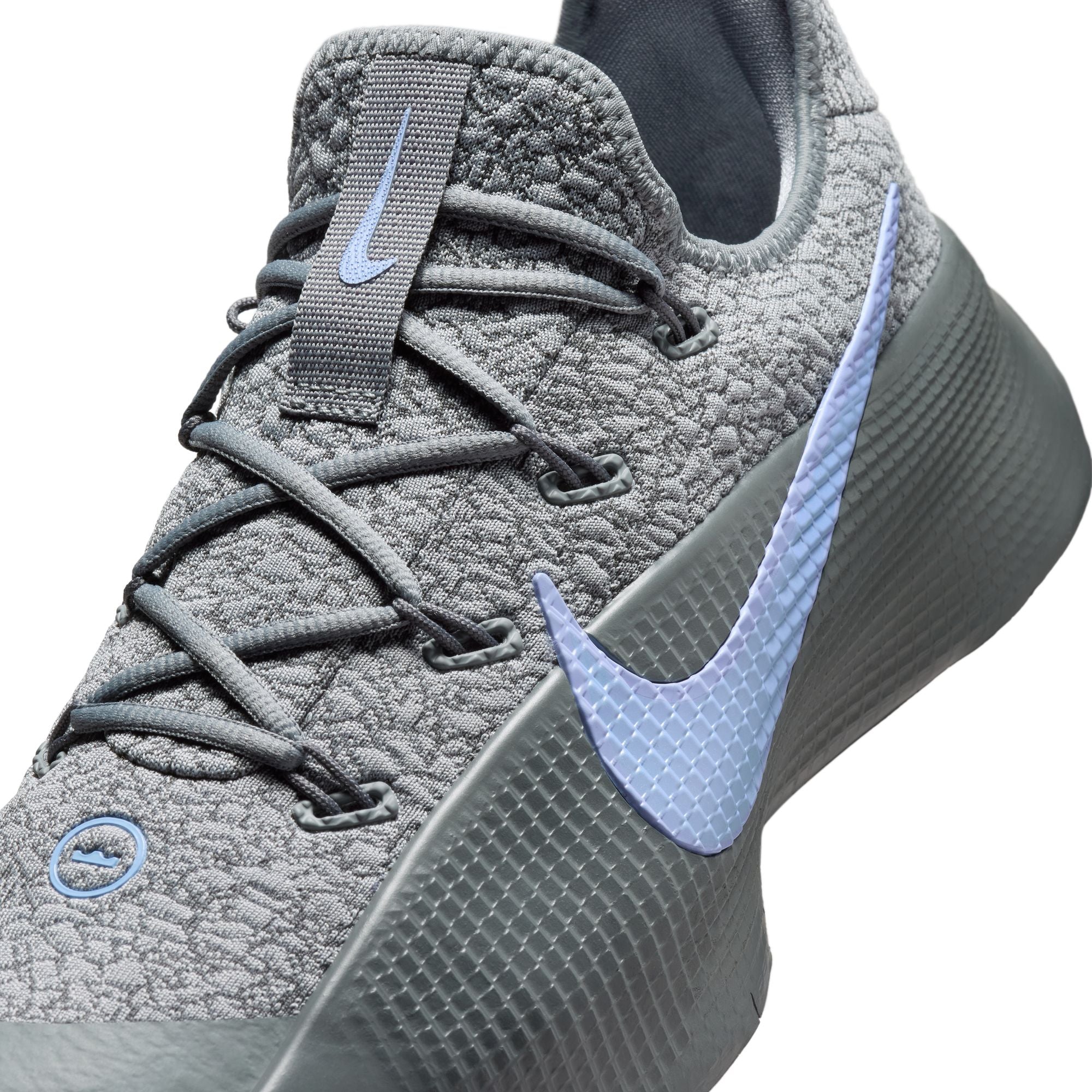 NIKE LEBRON TR 1