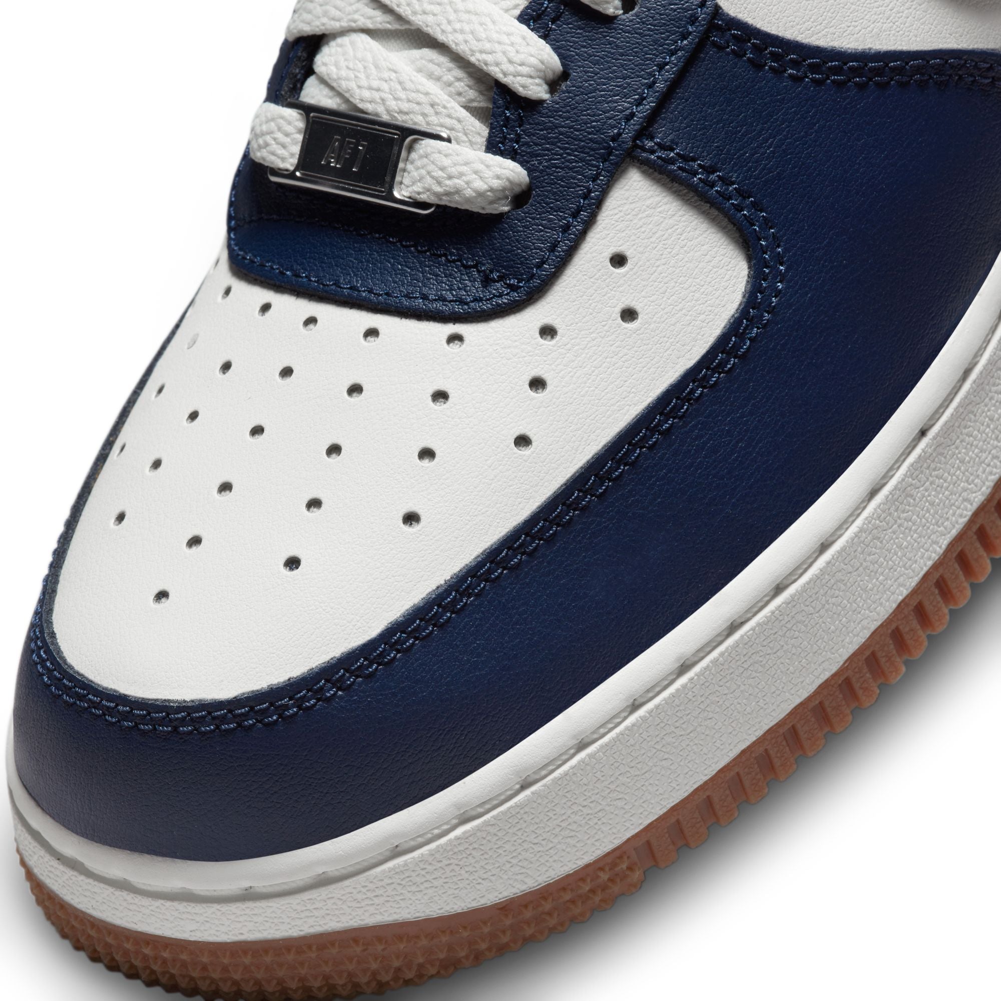 NIKE AIR FORCE 1 '07 LV8