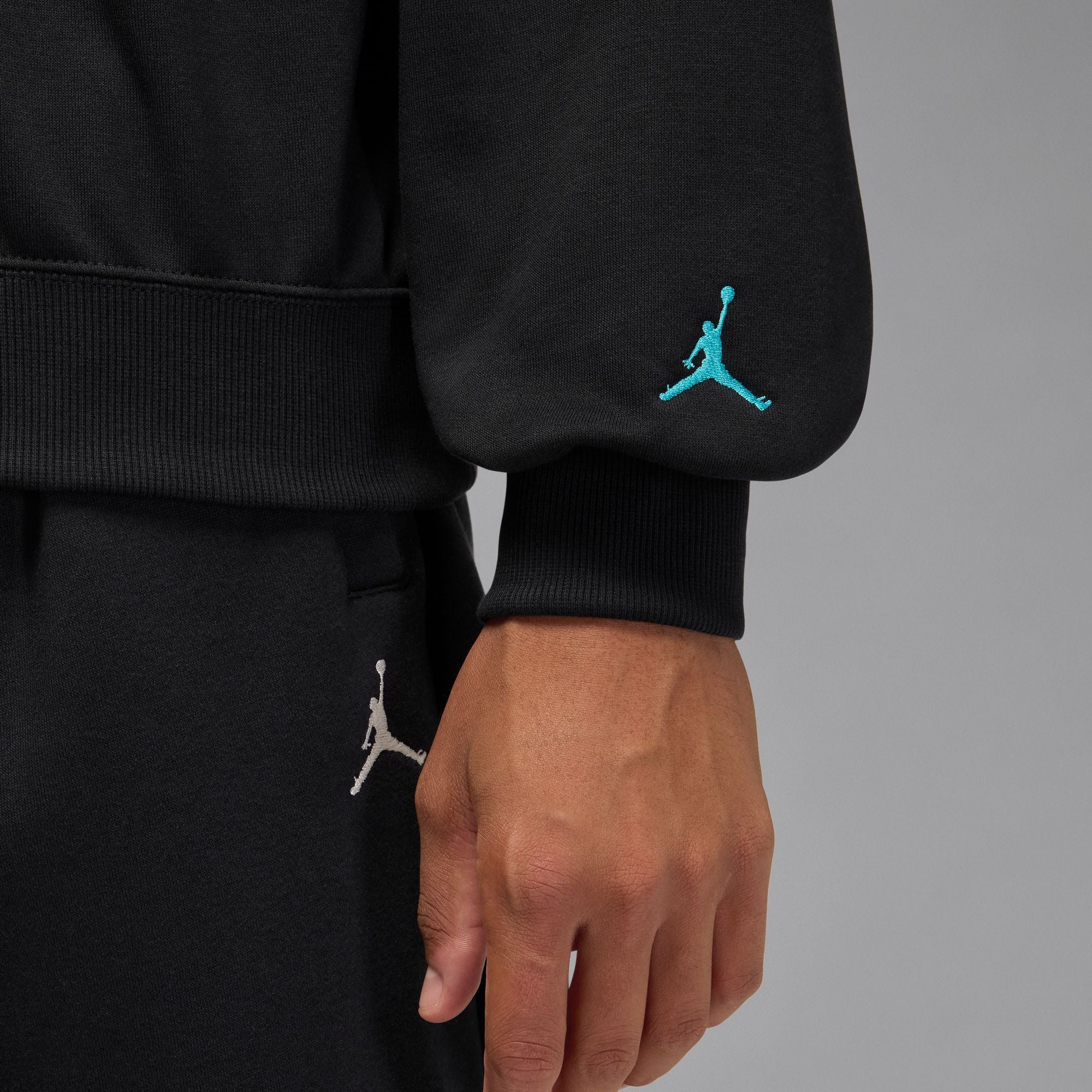 JORDAN MENS BROOKLYN AJ11 CREWNECK