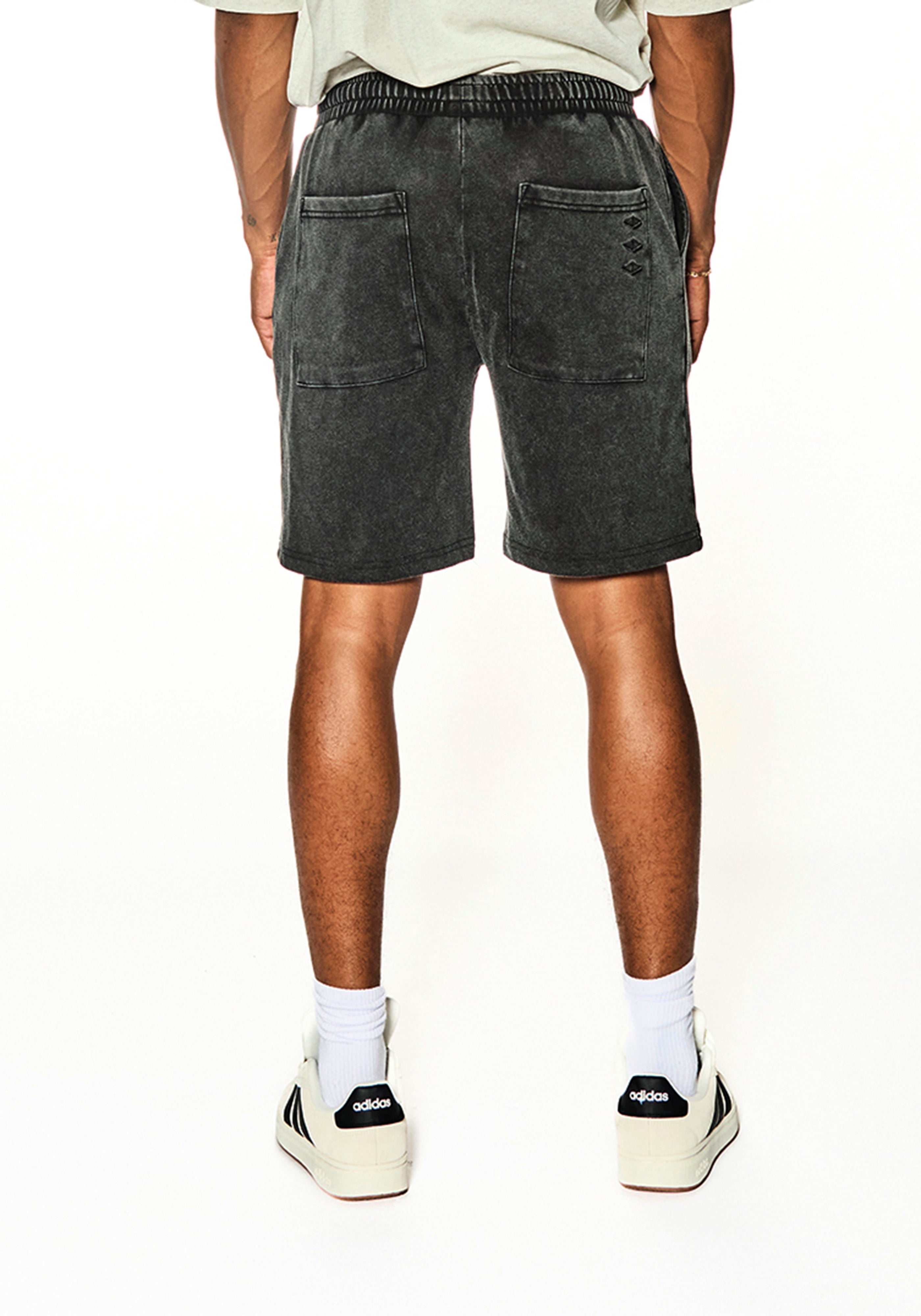 VOUSETI THE 00:00 ESSENTIALS SHORT