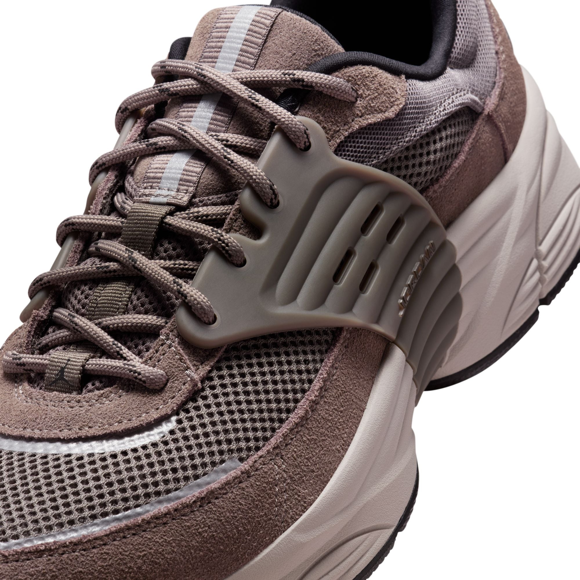 JORDAN TRUNNER O/S