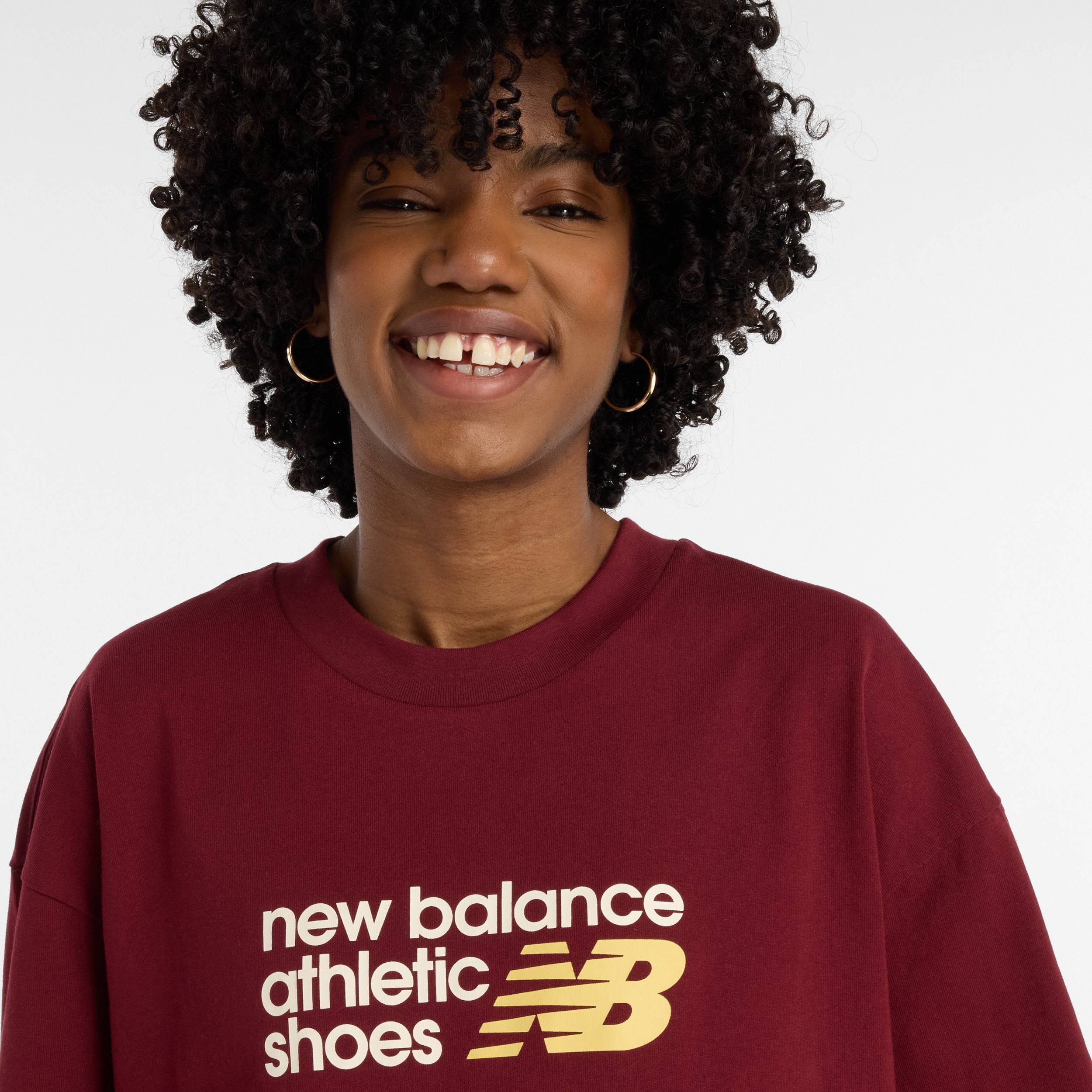 NEW BALANCE ATHLETICS PREMIUM CHEST LOGO CROPPED T-SHIRT- MHB