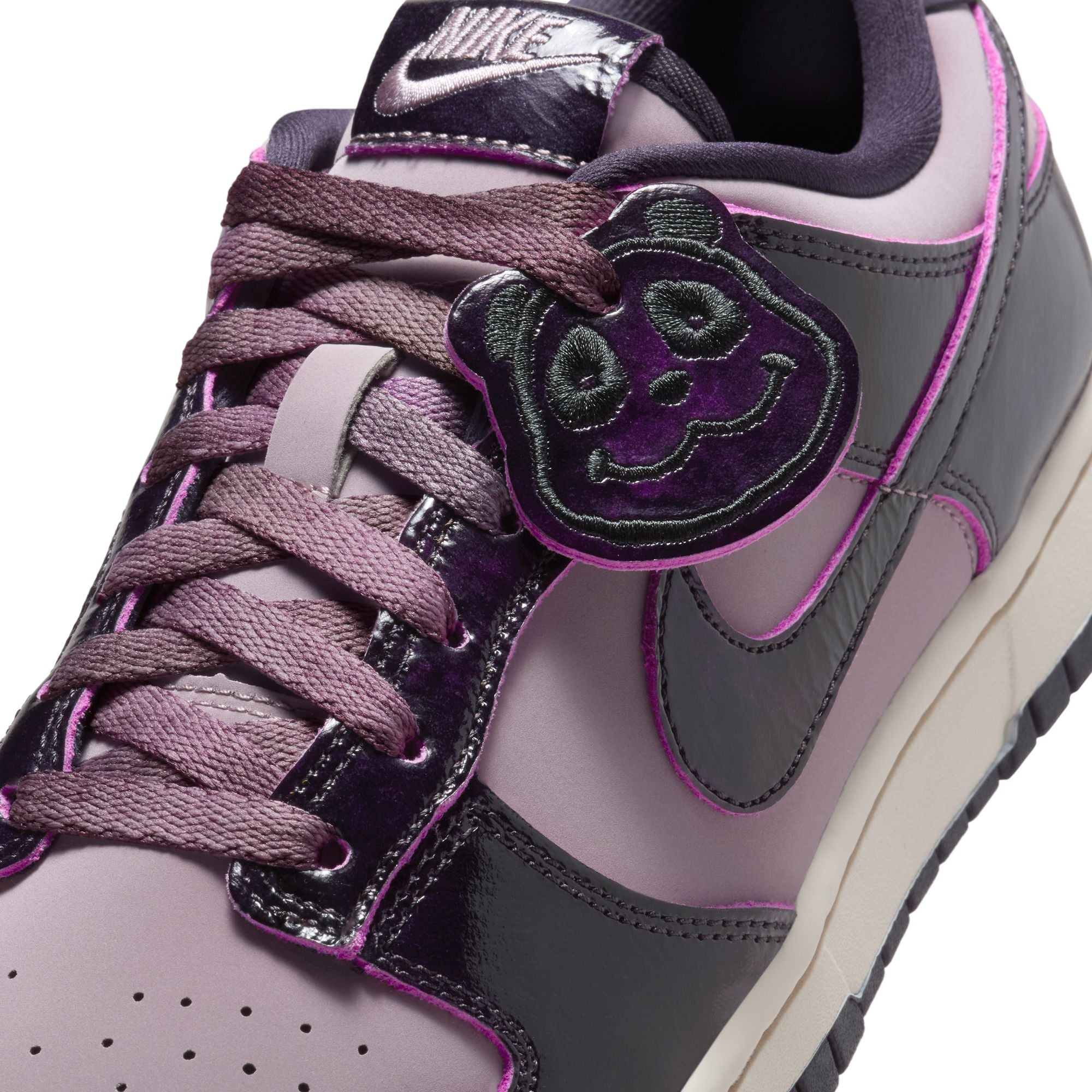 NIKE WOMENS DUNK LOW