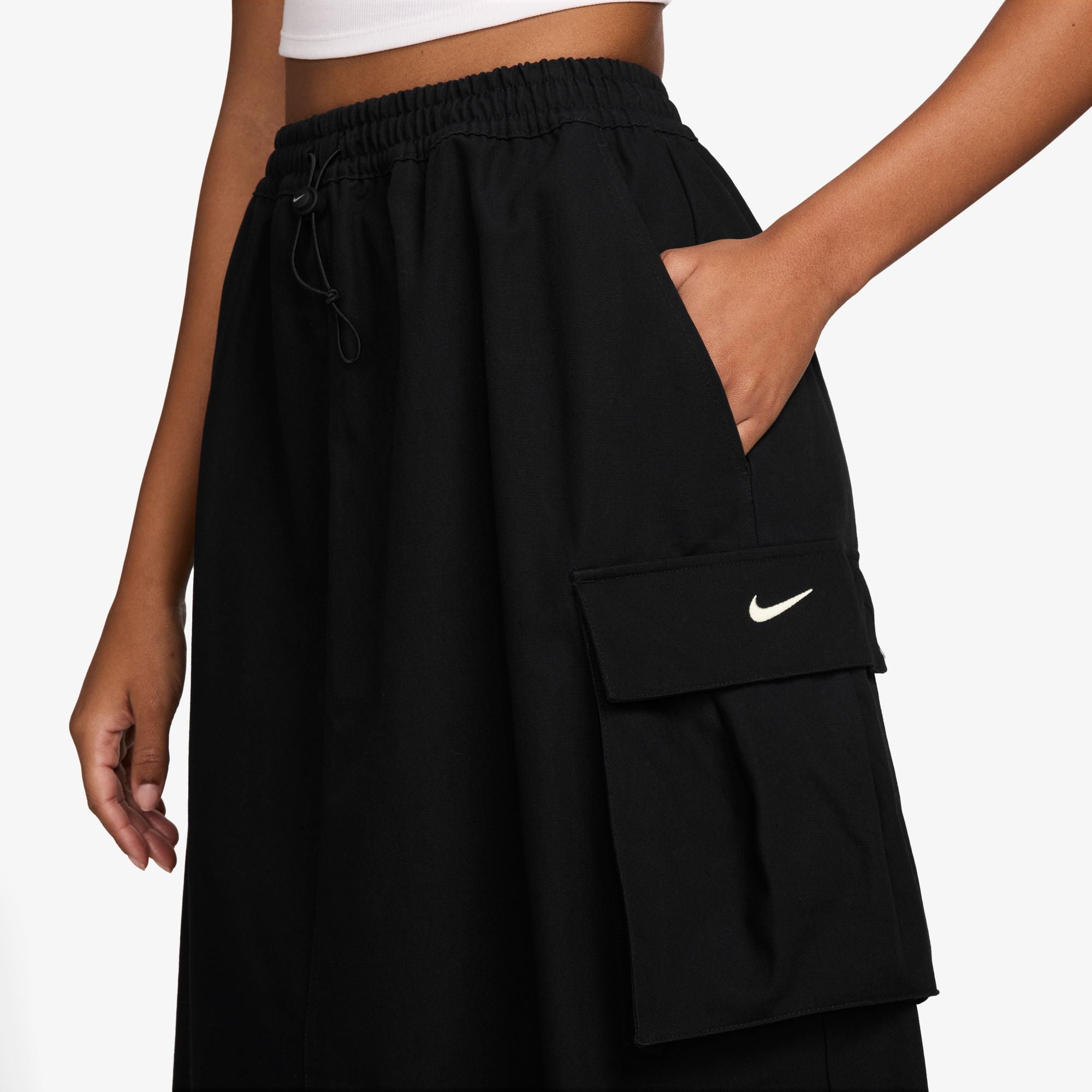 NIKE WOMENS CARGO SKIRT