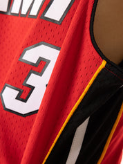 MITCHELL & NESS SWINGMAN JERSEY HEAT WADE 05-06 ROAD