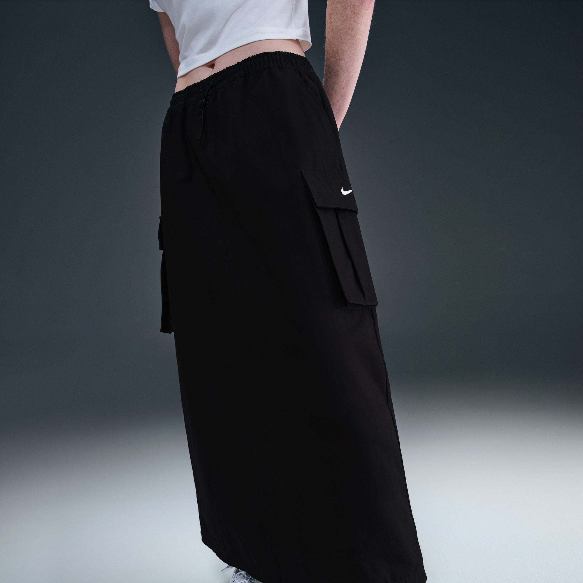 NIKE WOMENS CARGO SKIRT
