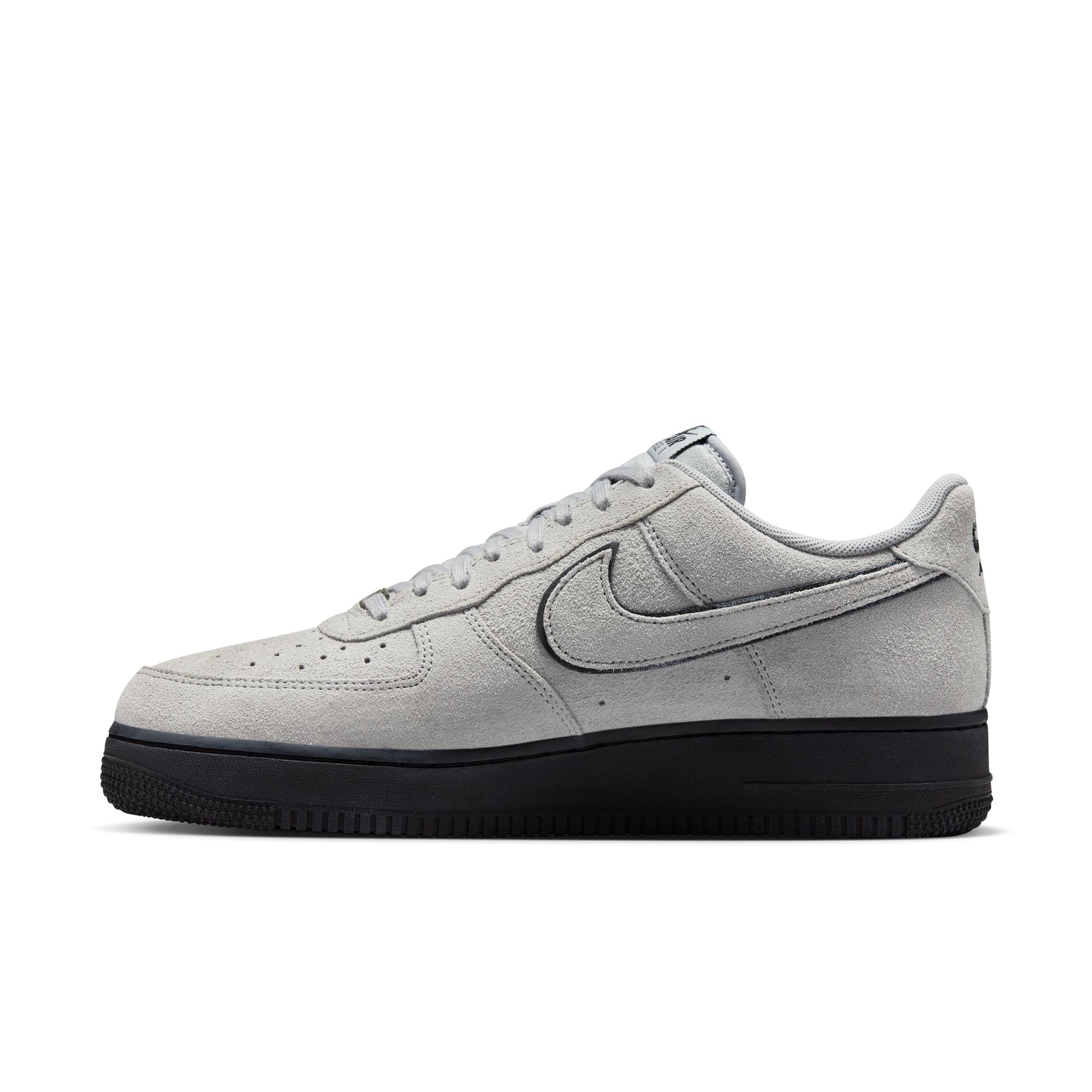 NIKE AIR FORCE 1 '07 LV8