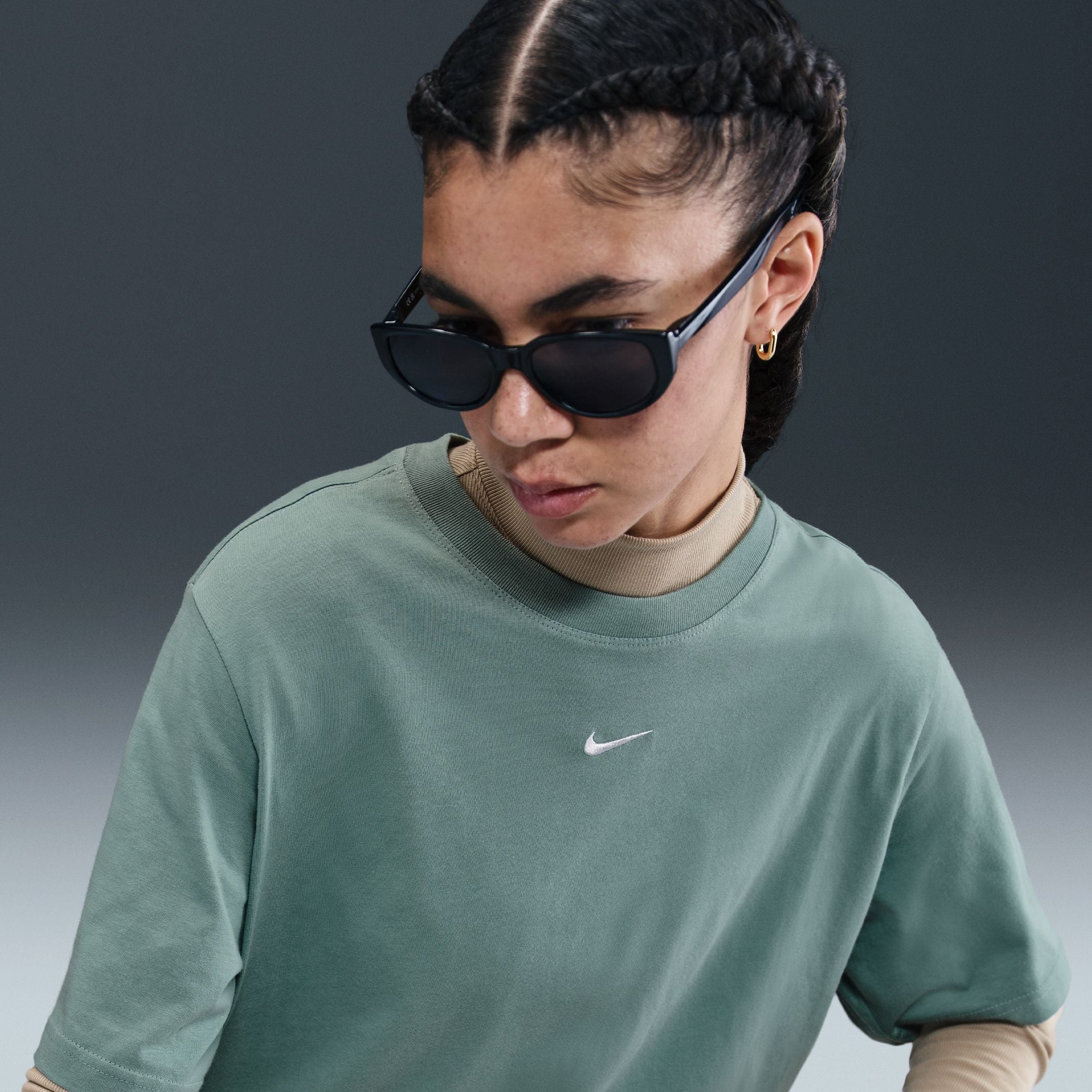NIKE WOMENS ESSENTIAL TEE
