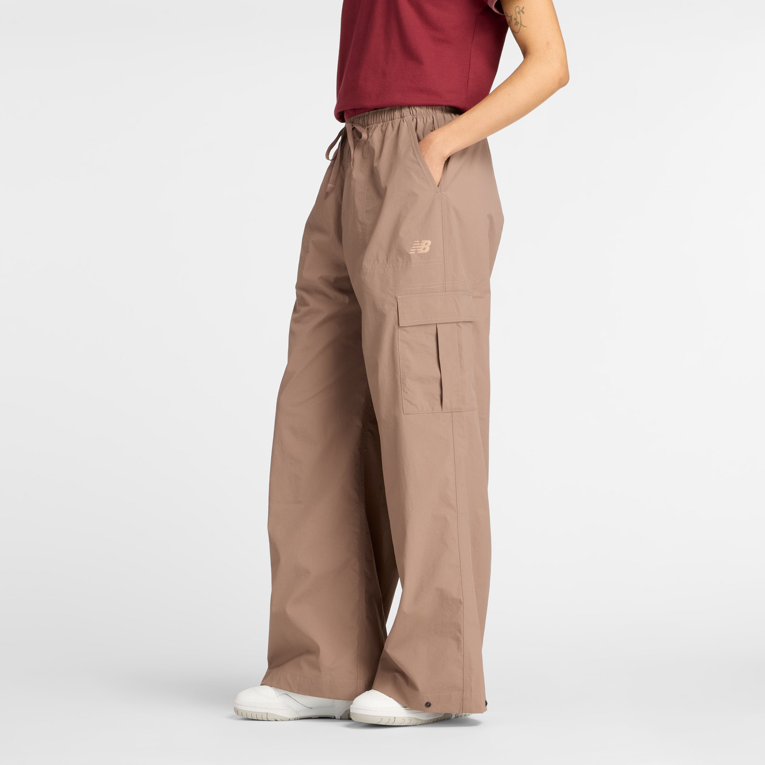 NEW BALANCE WOVEN CARGO PANT-EAS