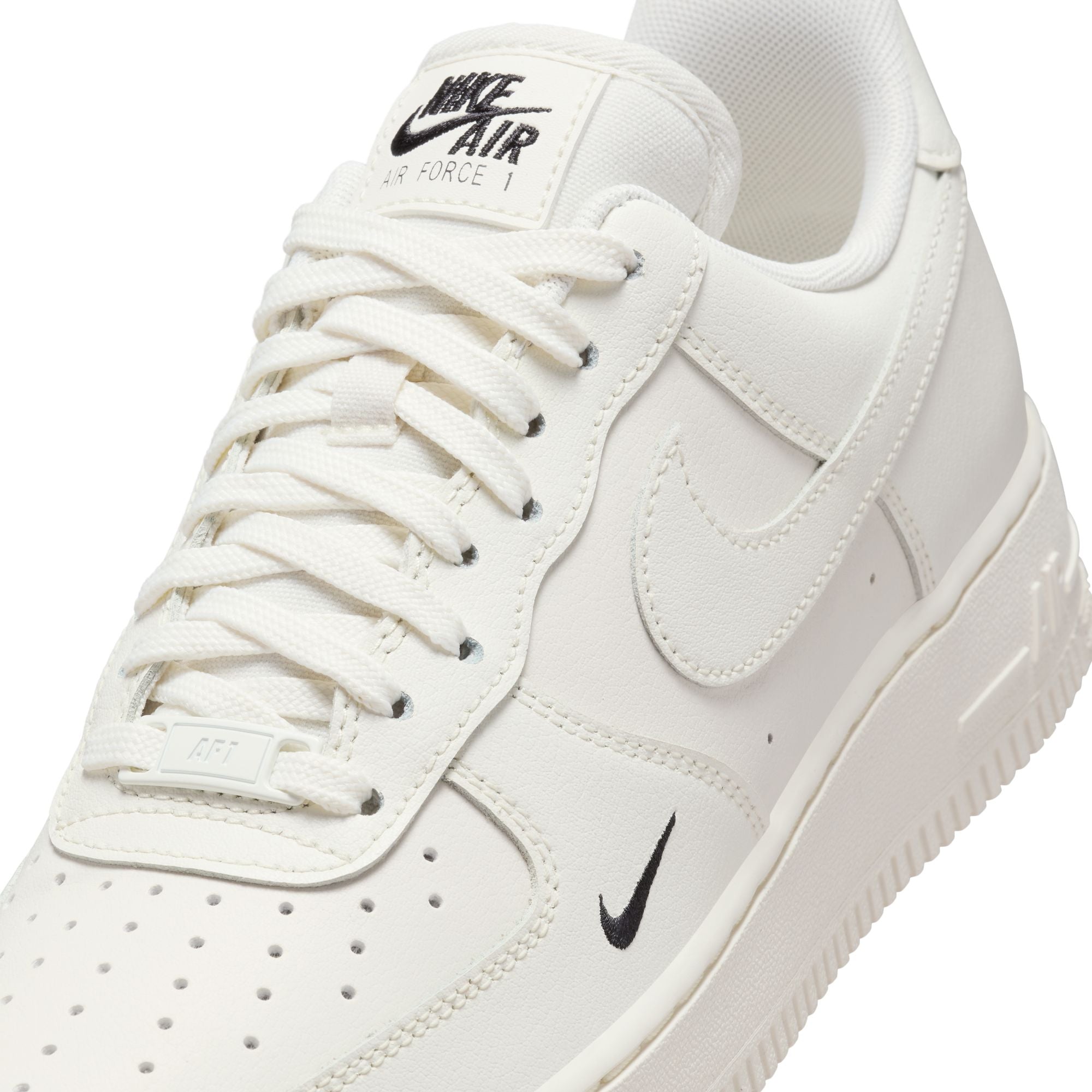 NIKE WOMENS AIR FORCE 1 '07 ESS