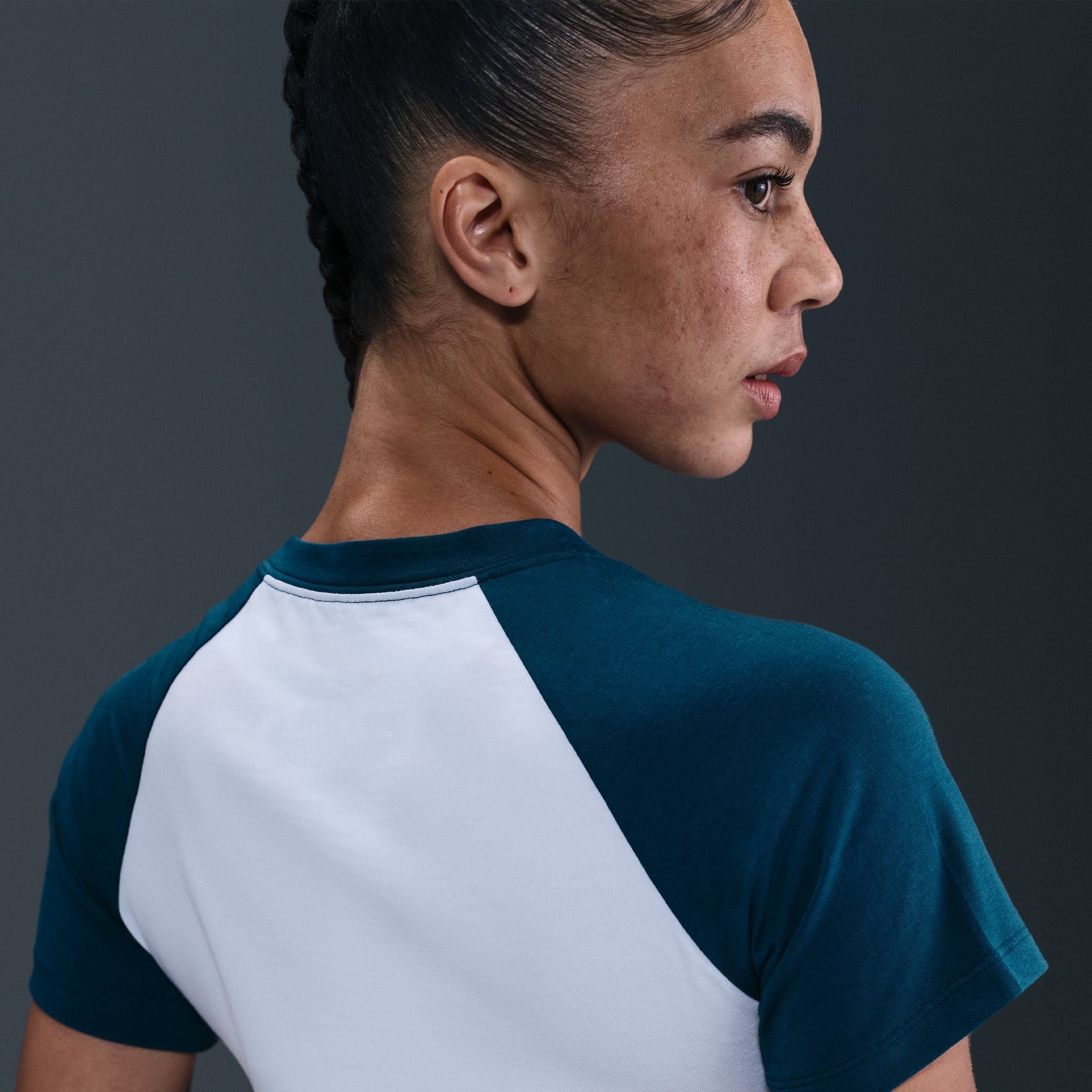 NIKE WOMENS CHILL KNIT RAGLAN TEE