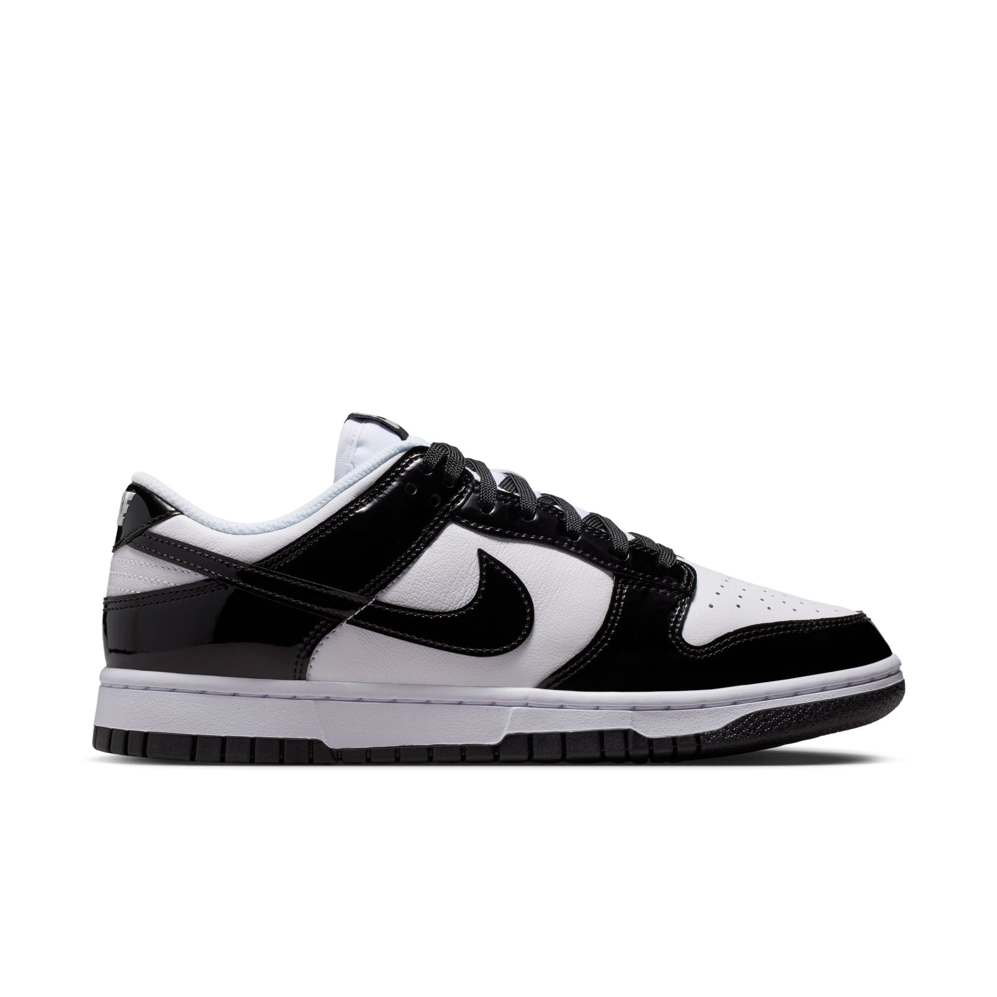 NIKE WOMENS DUNK LOW SE STREET1