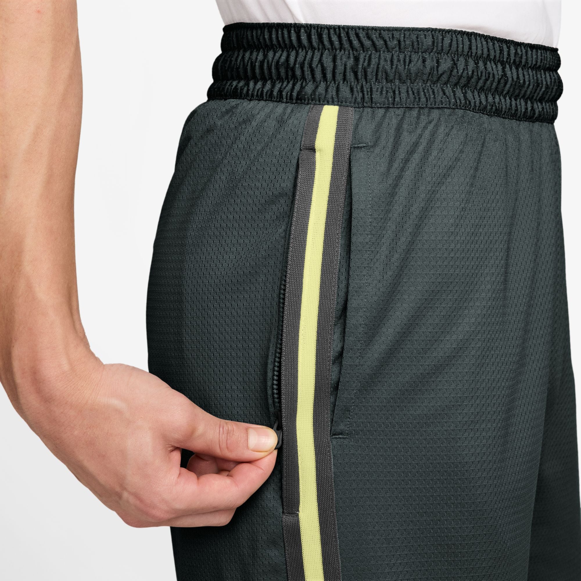 NIKE MENS DRI-FIT DNA 8" SHORT