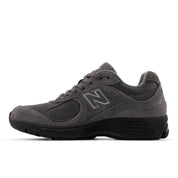 NEW BALANCE 2002R