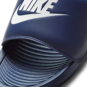 NIKE VICTORI ONE SLIDE