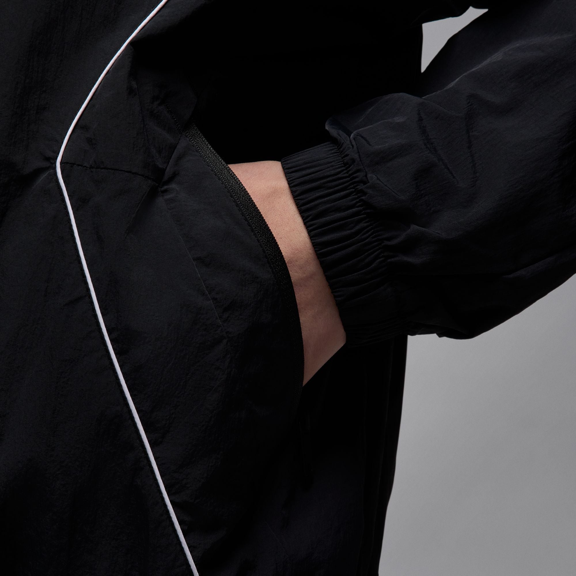 JORDAN MENS LIGHTWEIGHT DRAFT JACKET