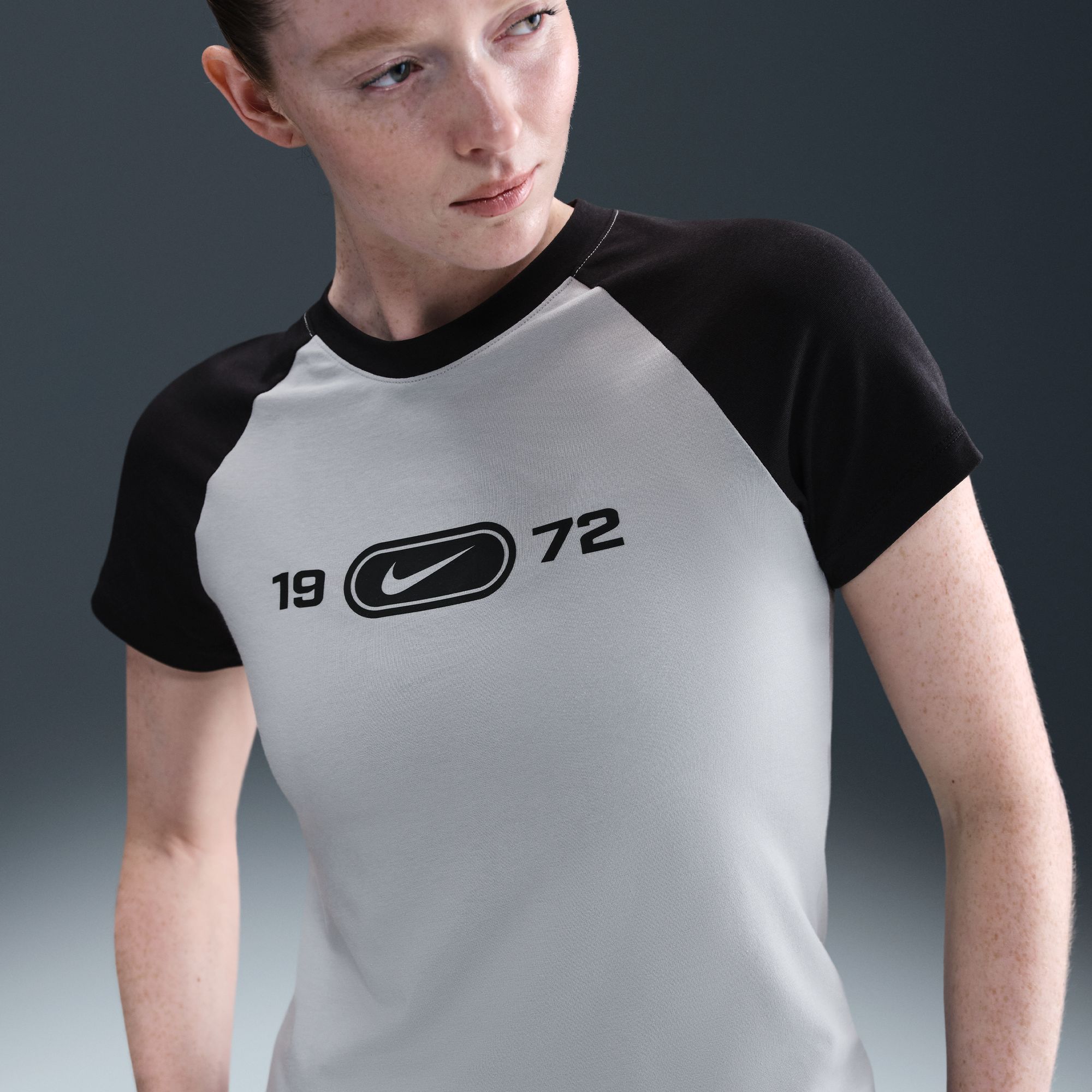 NIKE WOMENS CHILL KNIT RAGLAN TEE