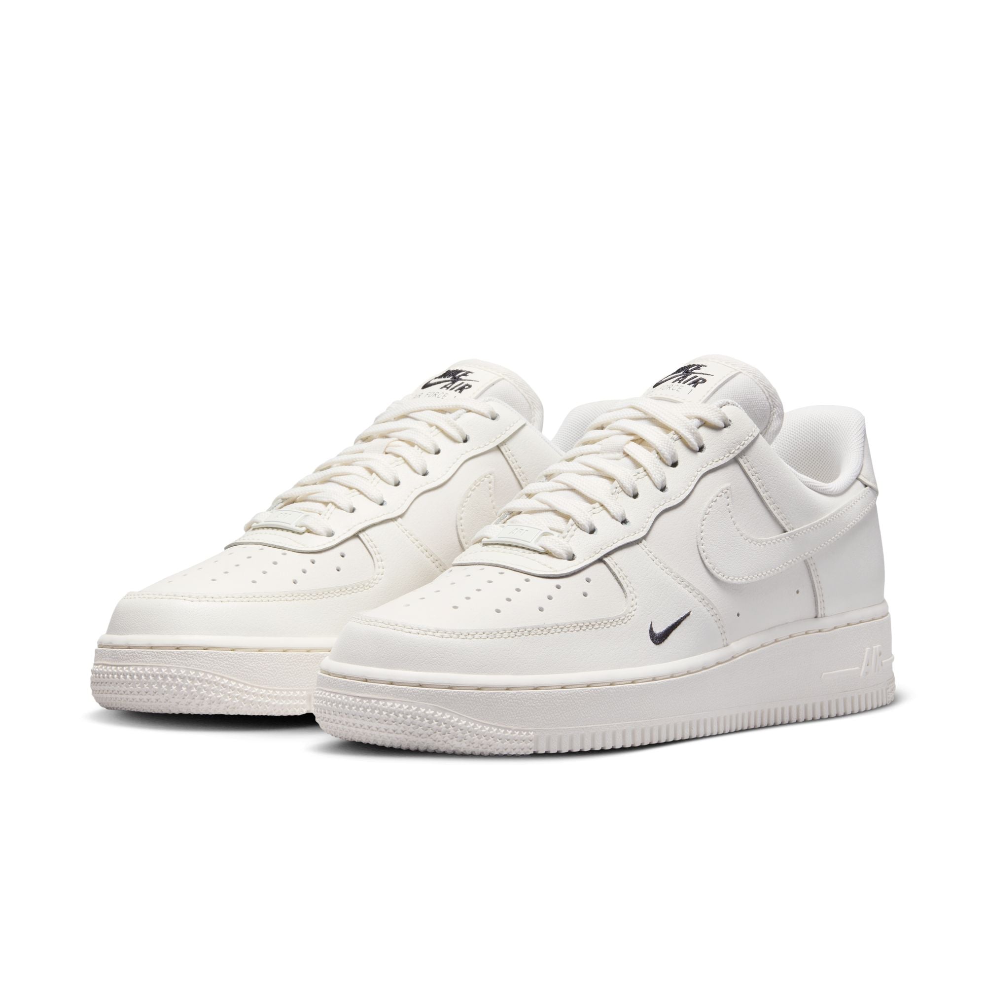 NIKE WOMENS AIR FORCE 1 '07 ESSENTIAL
