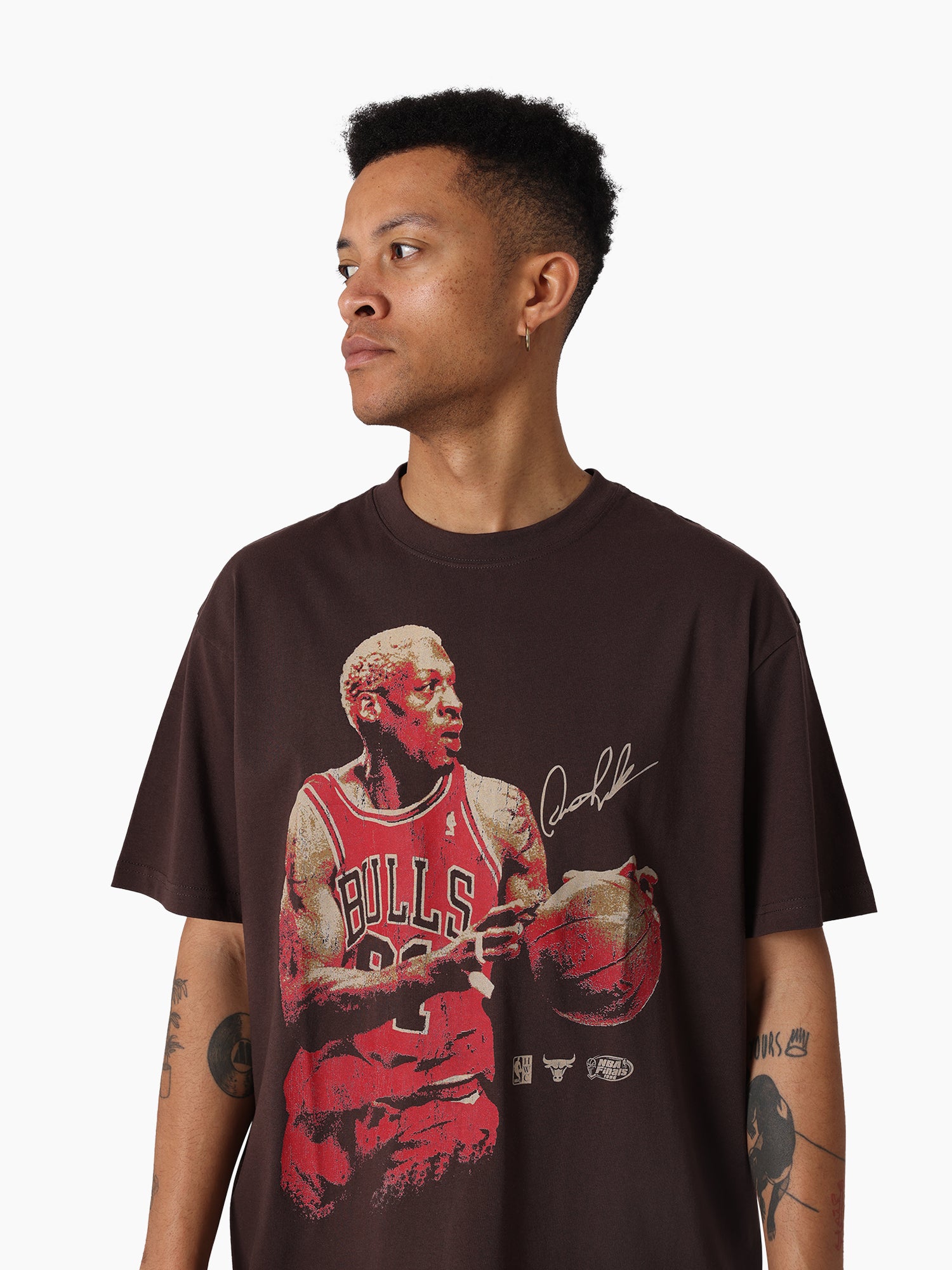 MITCHELL & NESS IN THE MOMENT TEE BULL RODM