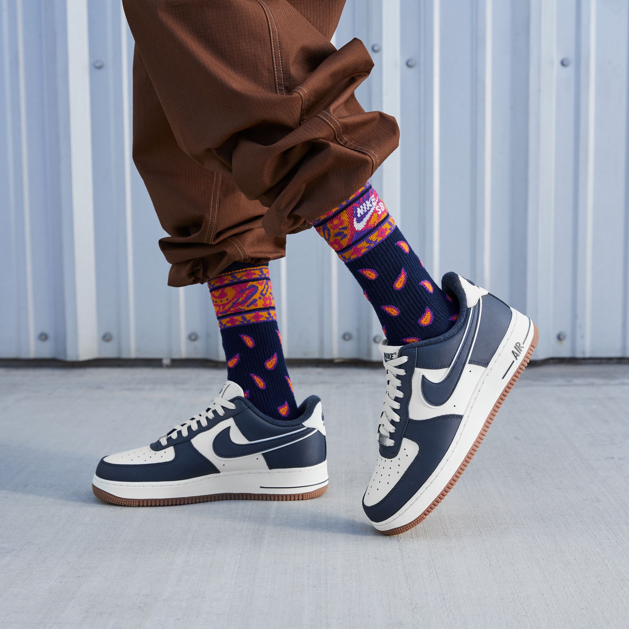 NIKE AIR FORCE 1 '07 LV8