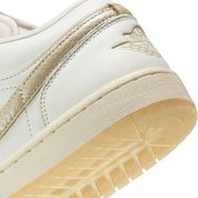 AIR JORDAN WOMENS 1 LOW SE