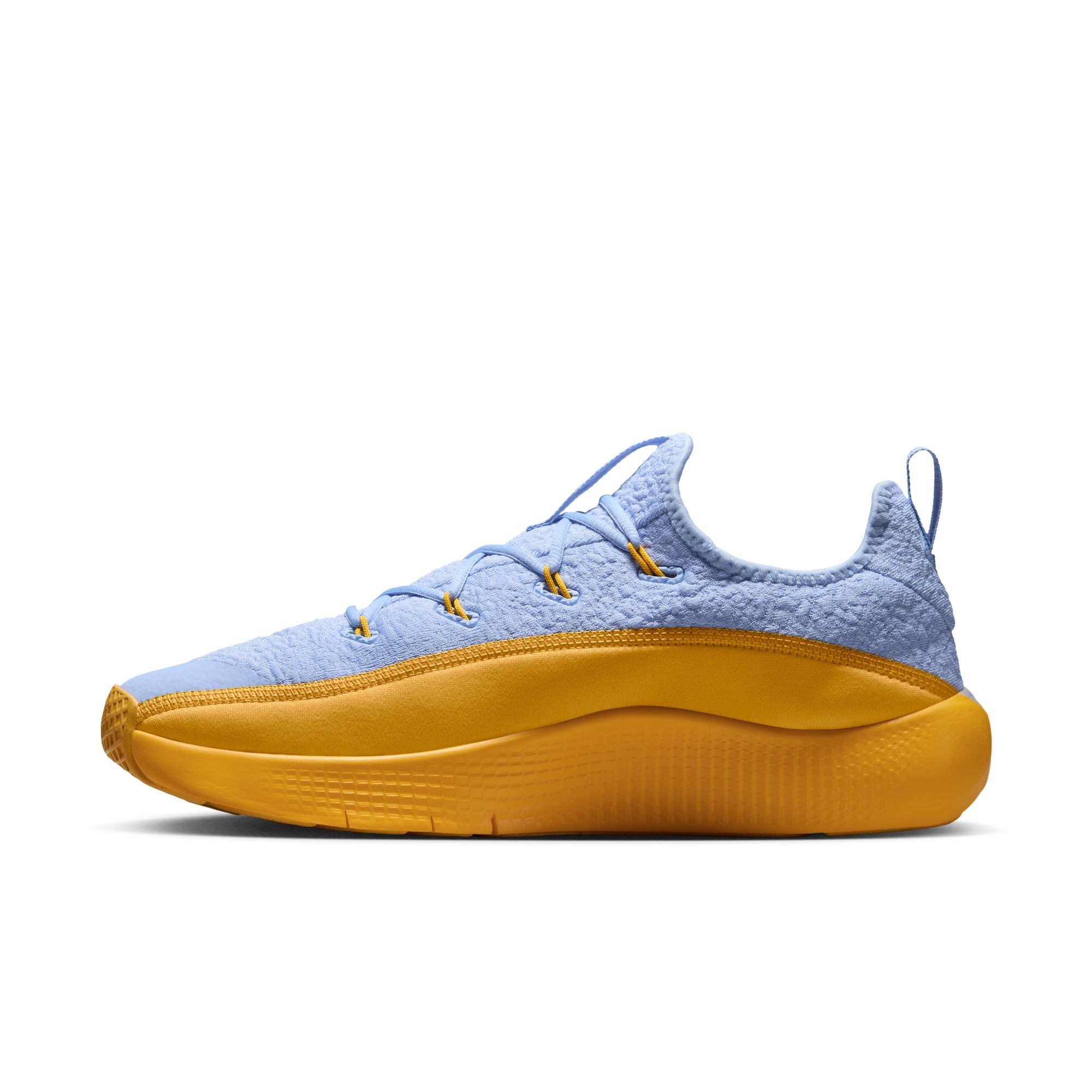 NIKE LEBRON TR 1