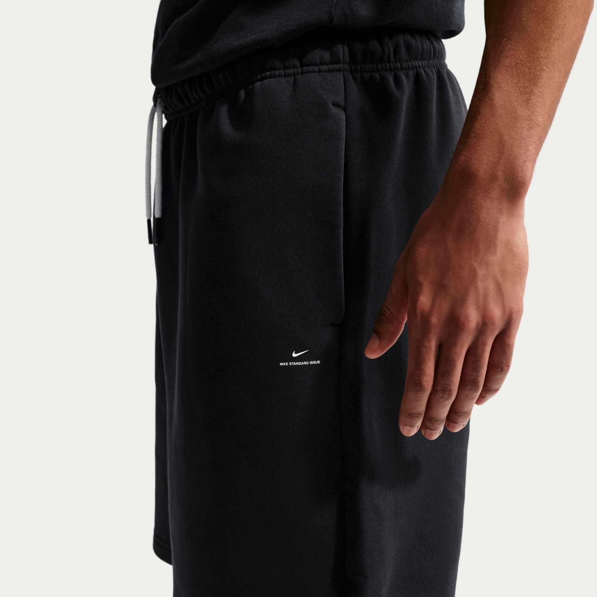 NIKE MENS THERMA-FIT 8" FLEECE SHORT