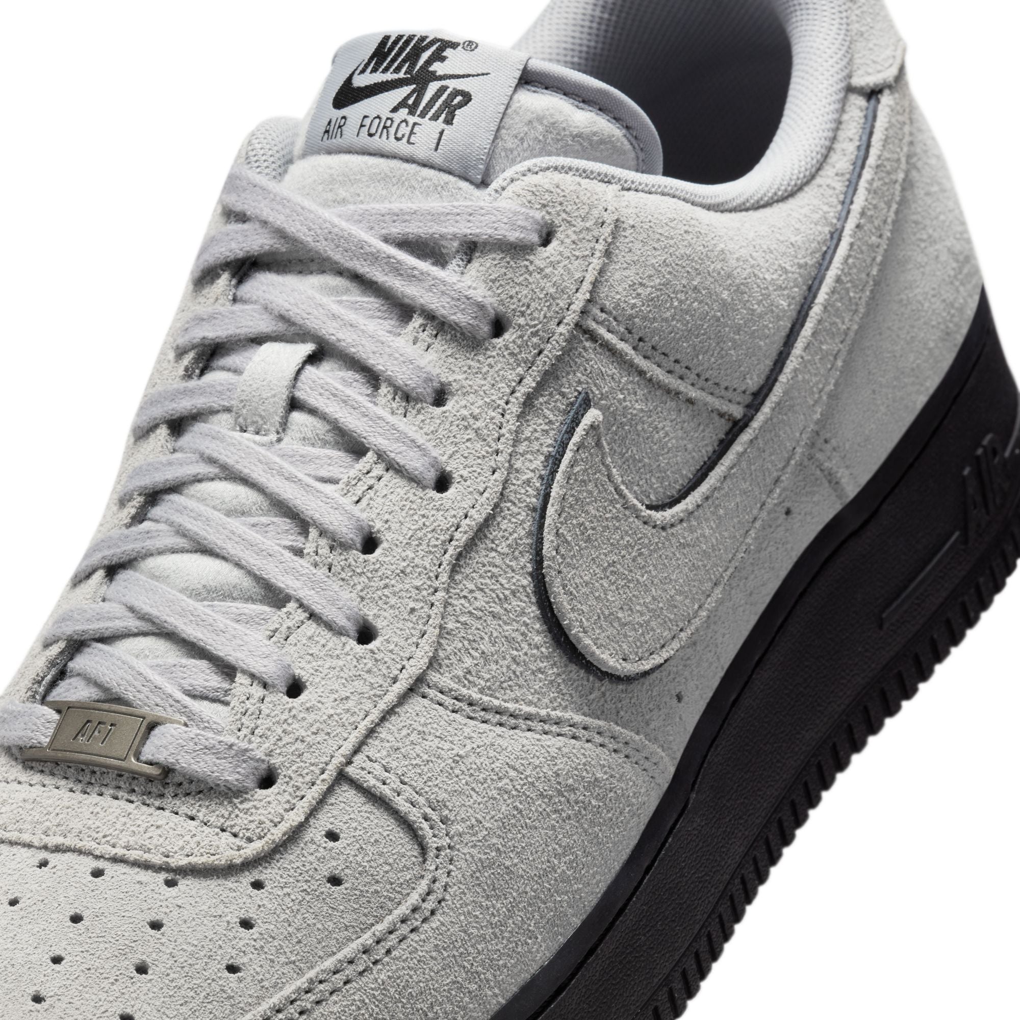 NIKE AIR FORCE 1 '07 LV8