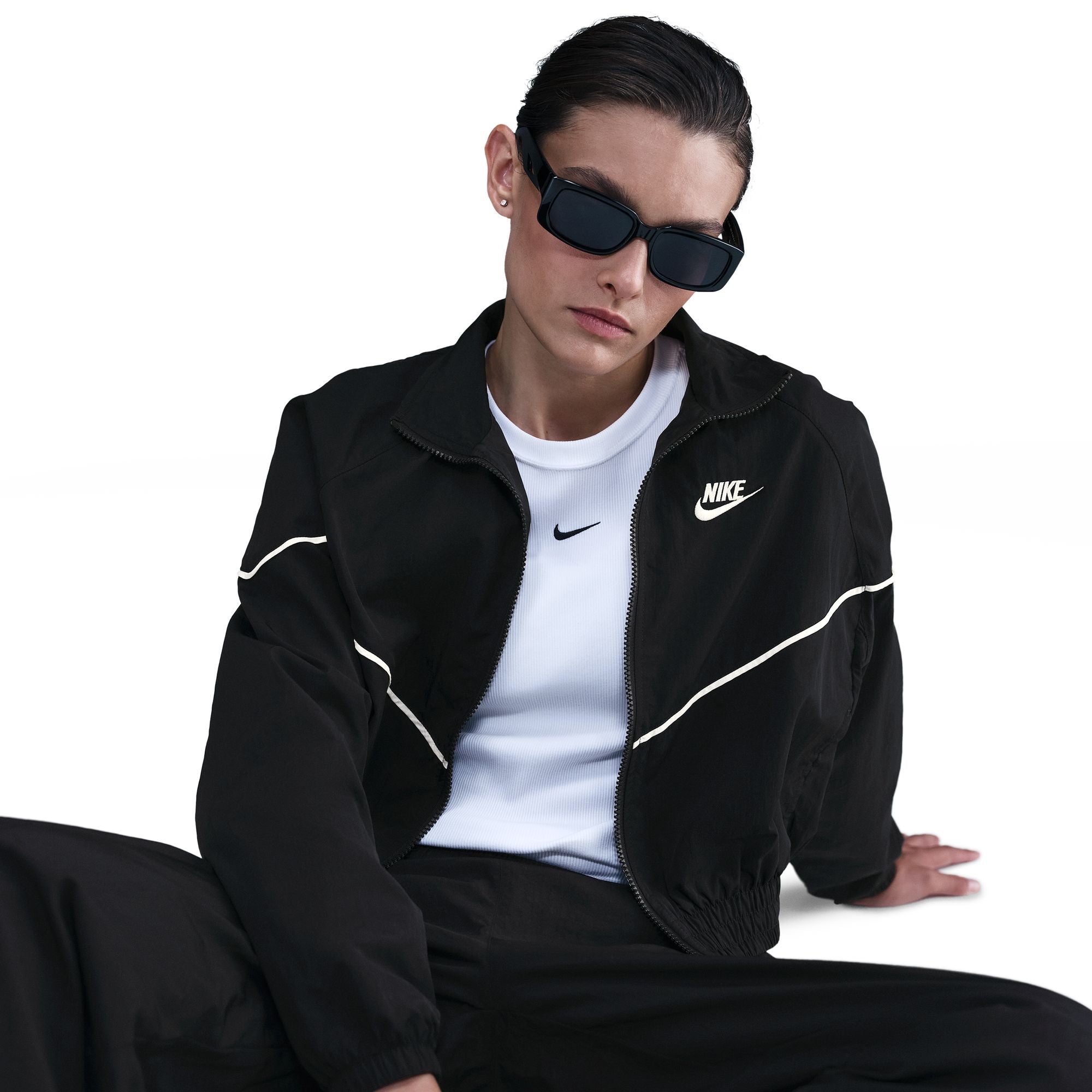 NIKE WOMENS WINDRUNNER JACKET