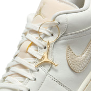 AIR JORDAN WOMENS 1 LOW SE