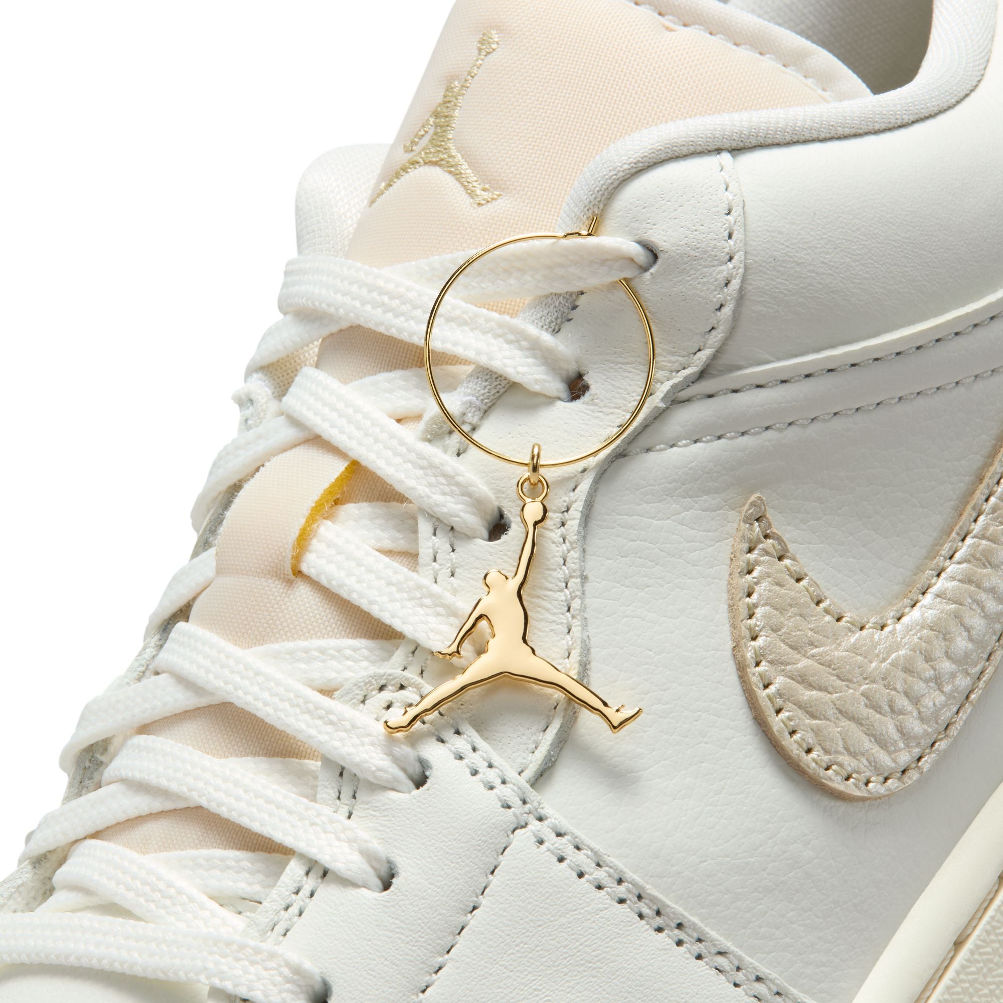 AIR JORDAN WOMENS 1 LOW SE
