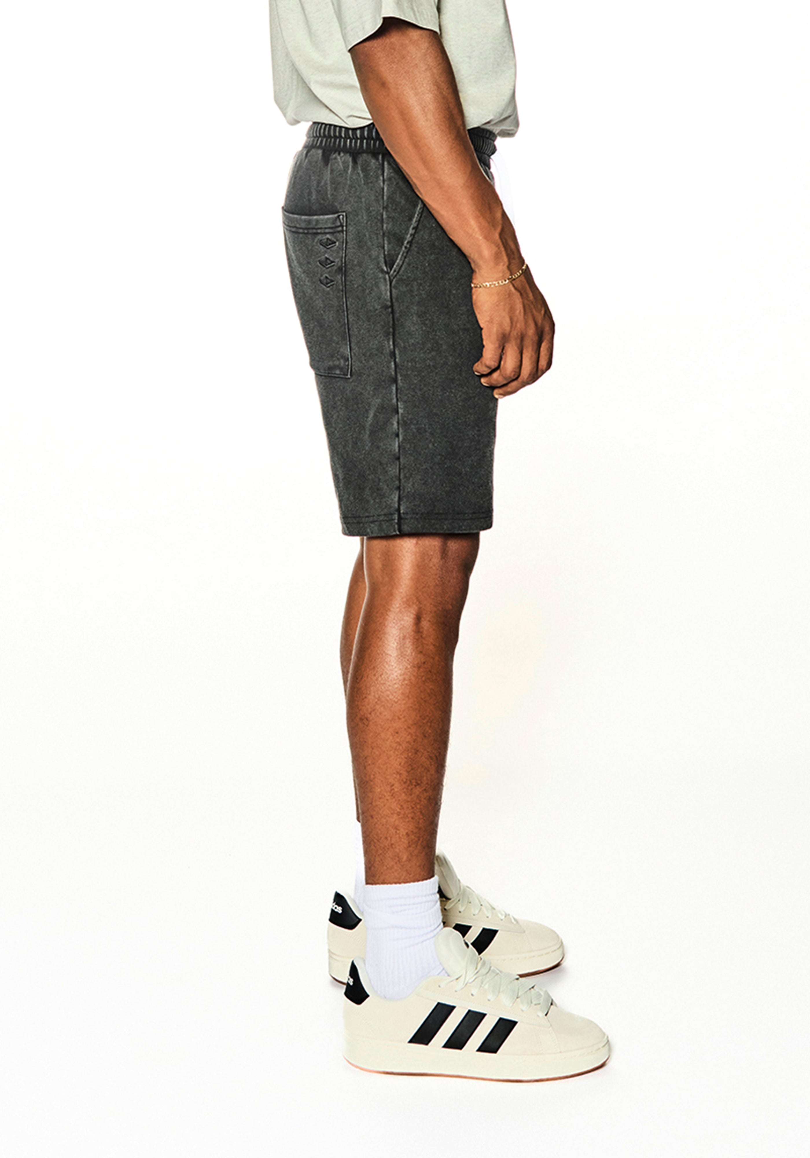 VOUSETI THE 00:00 ESSENTIALS SHORT