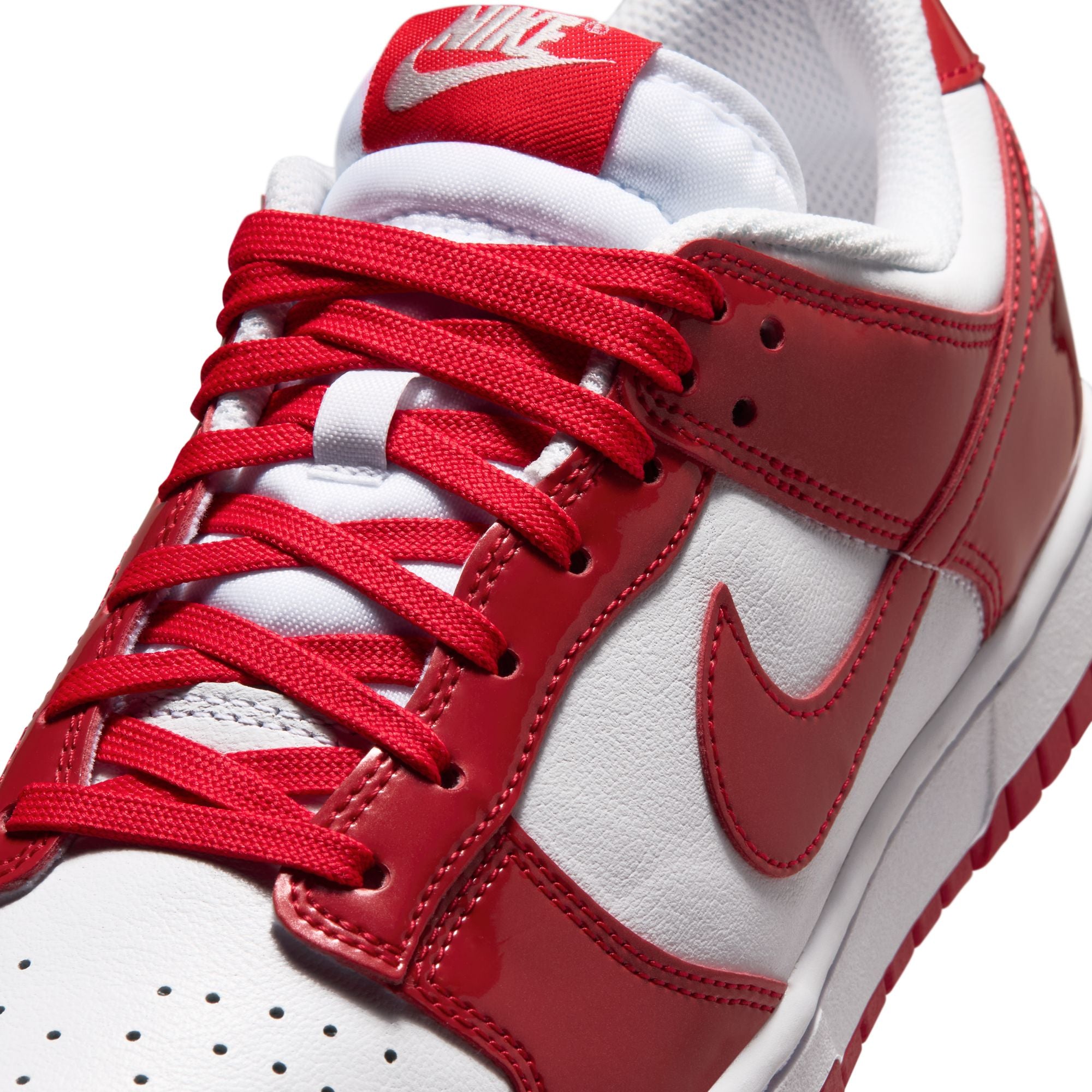 NIKE WOMENS DUNK LOW SE STREET1