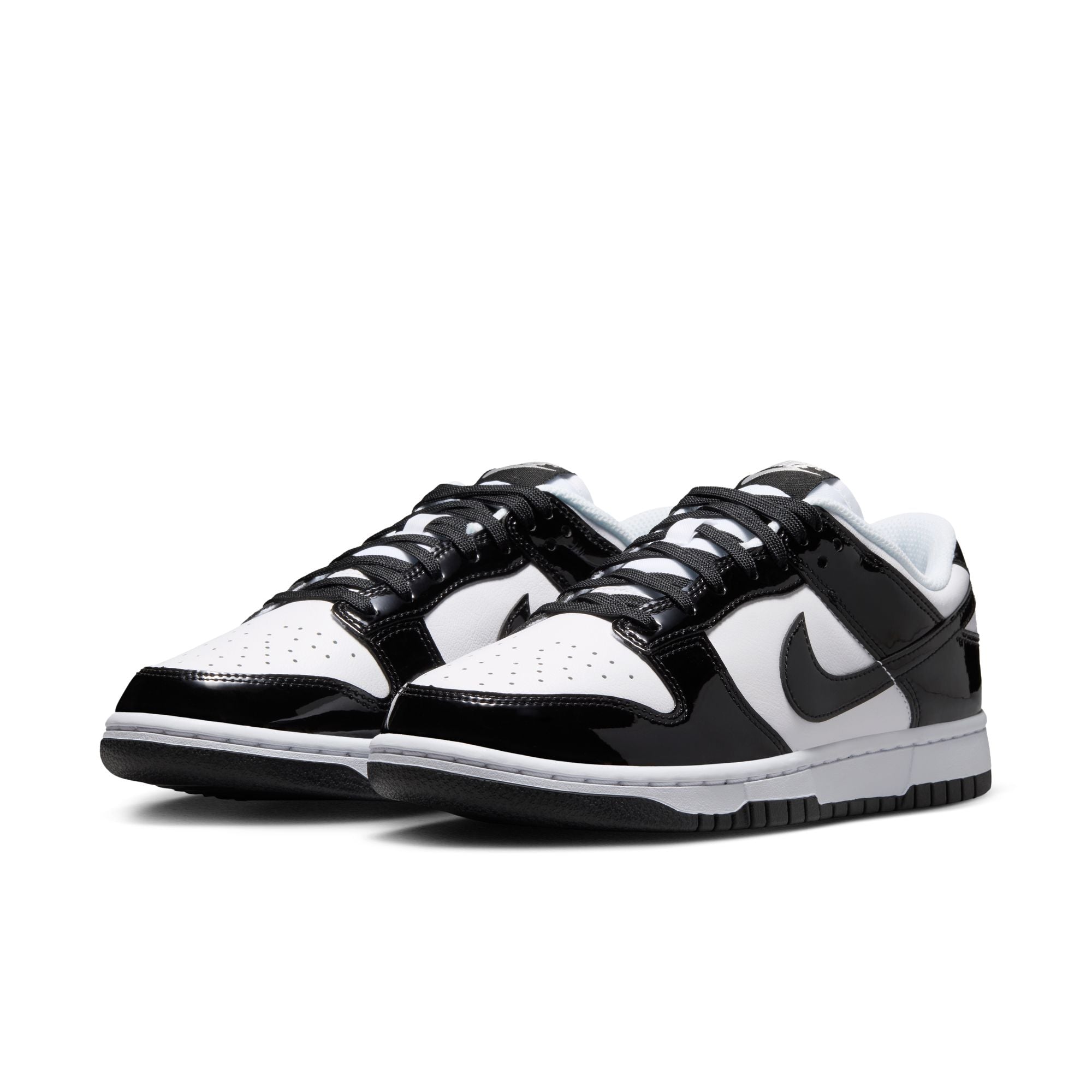 NIKE WOMENS DUNK LOW SE STREET1