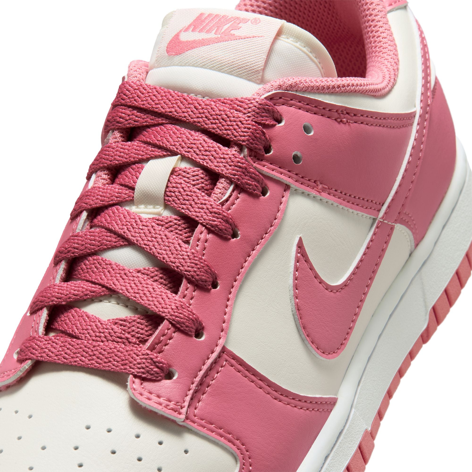 NIKE WOMENS DUNK LOW