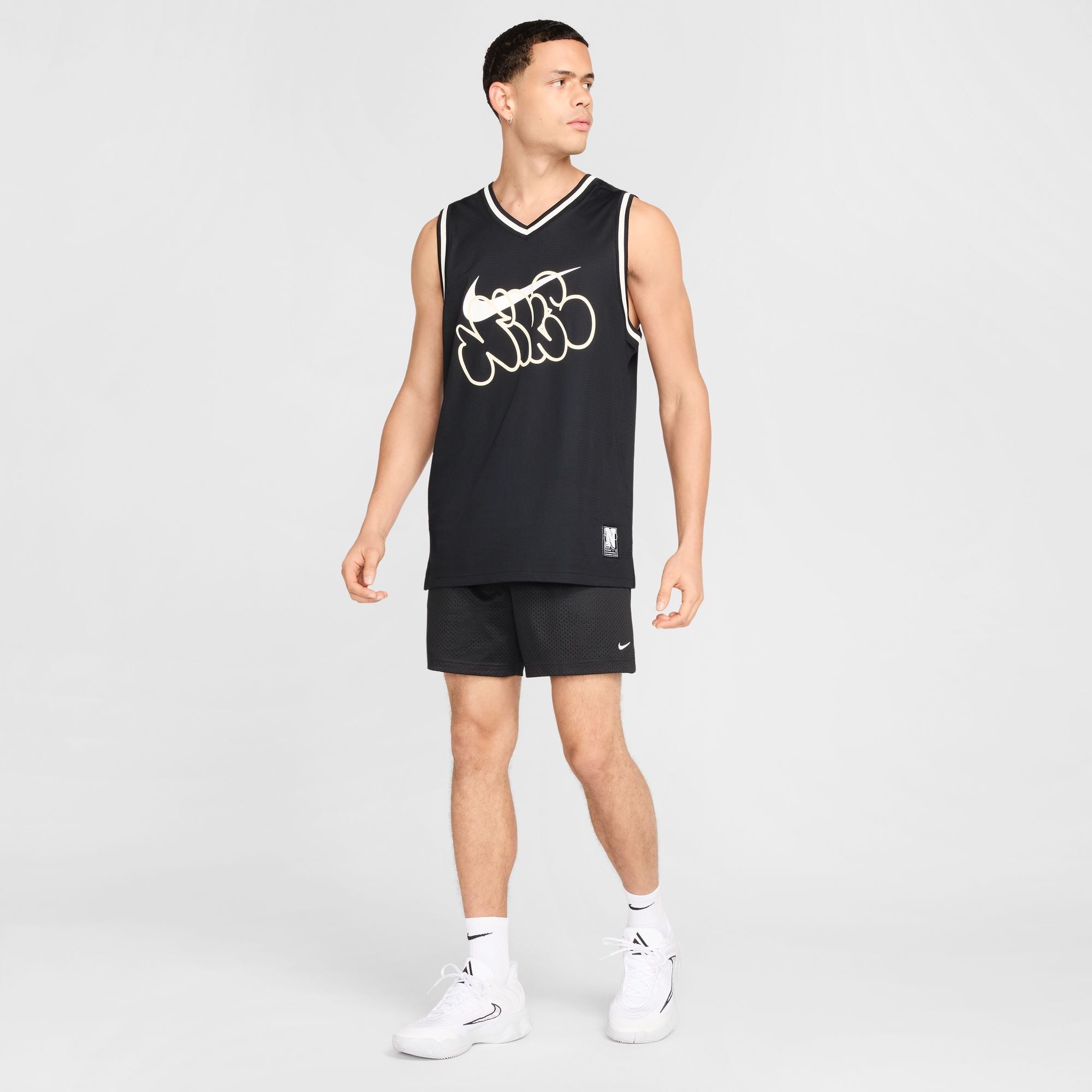 NIKE MENS DRI-FIT 5IN MESH SHORT