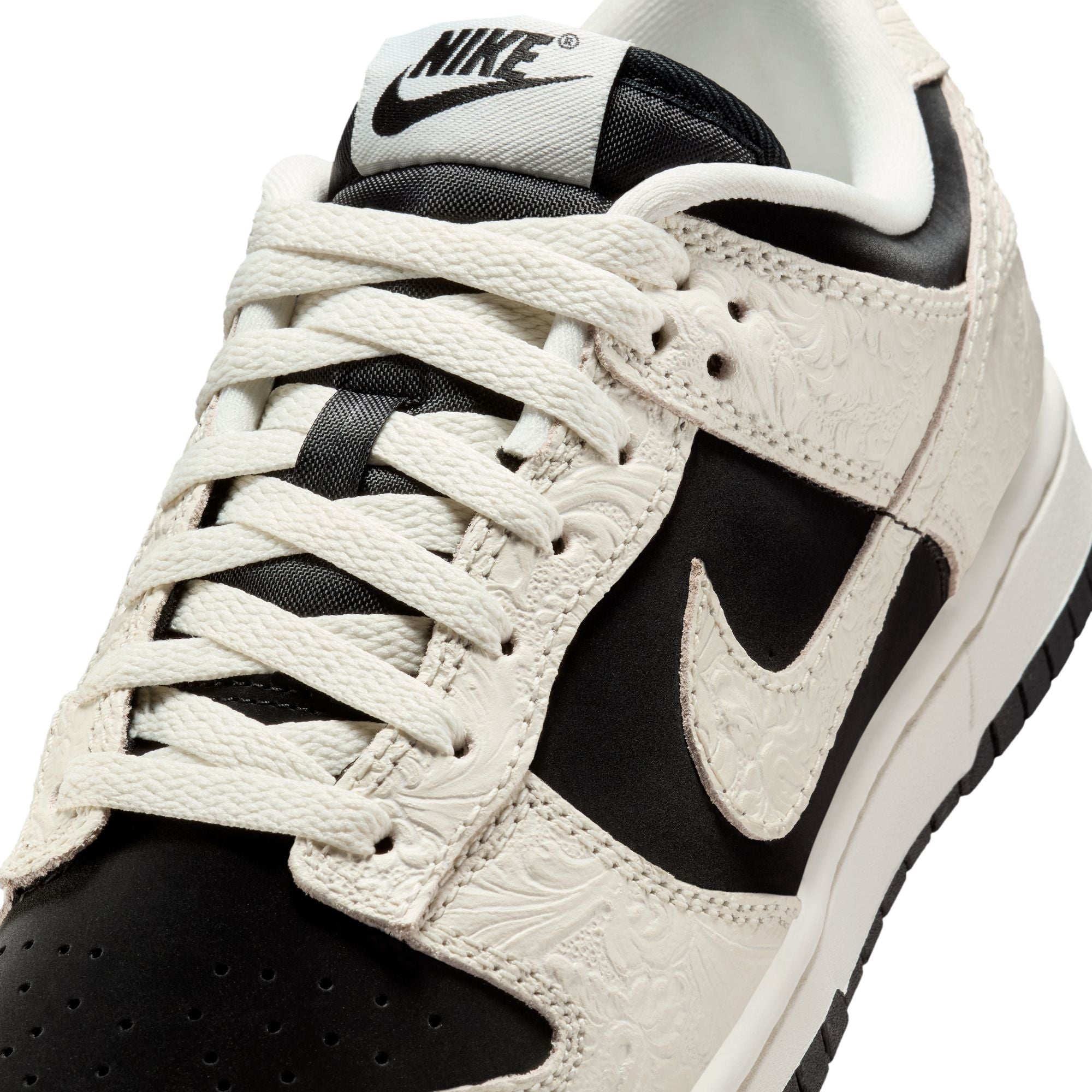 NIKE WOMENS DUNK LOW