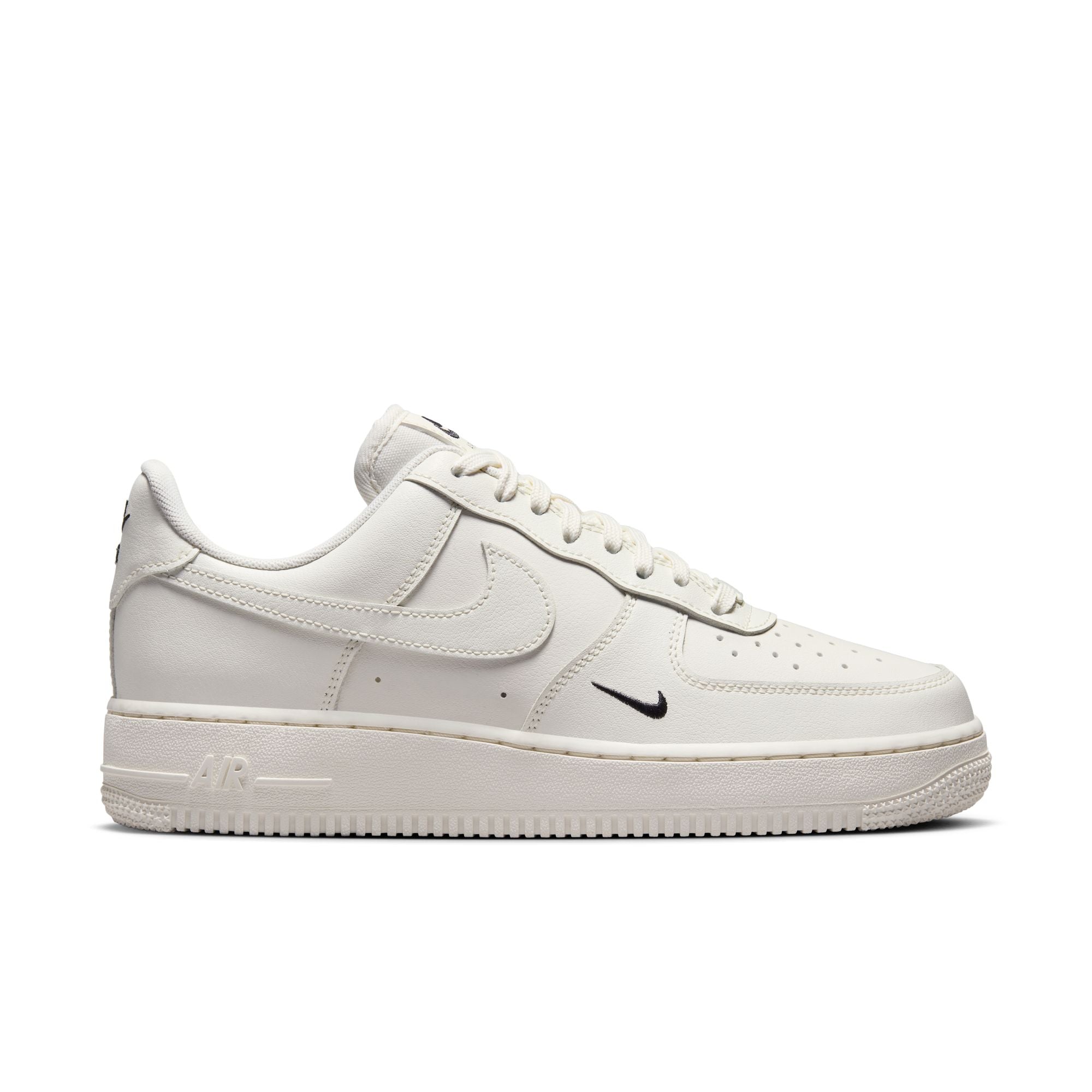 NIKE WOMENS AIR FORCE 1 '07 ESS