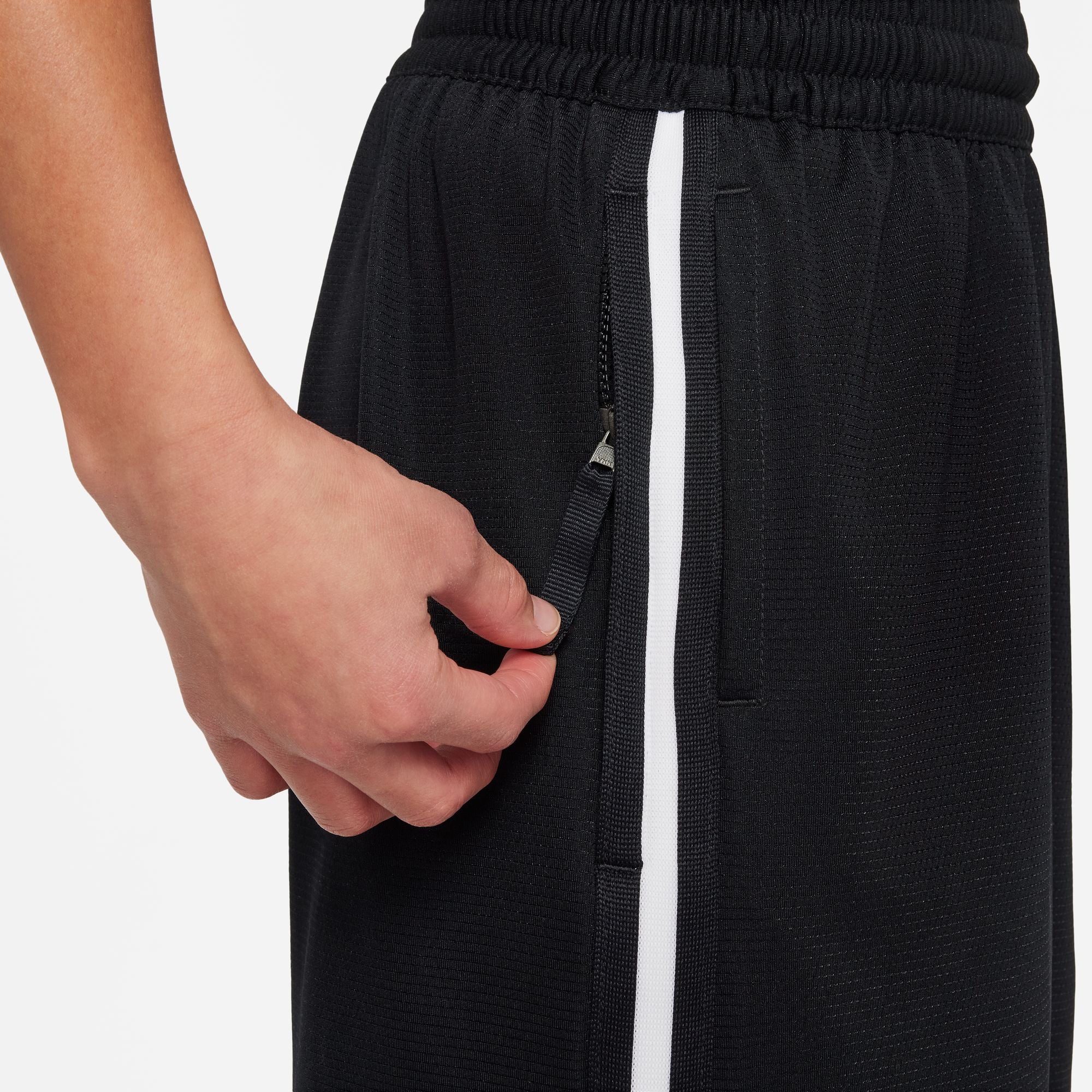 NIKE BOYS DRI-FIT DNA 24 SHORT