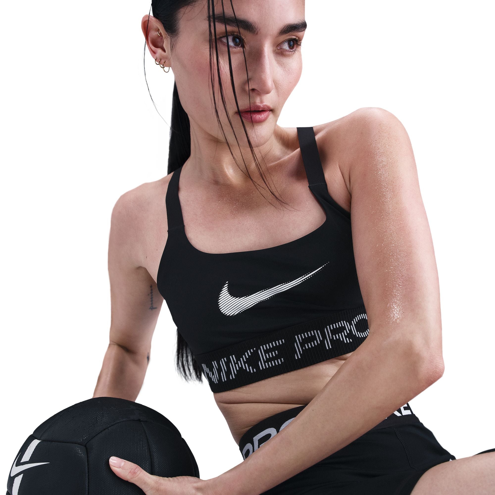 NIKE PRO WOMENS LIGHT-SUPPORT SPORTS BRA