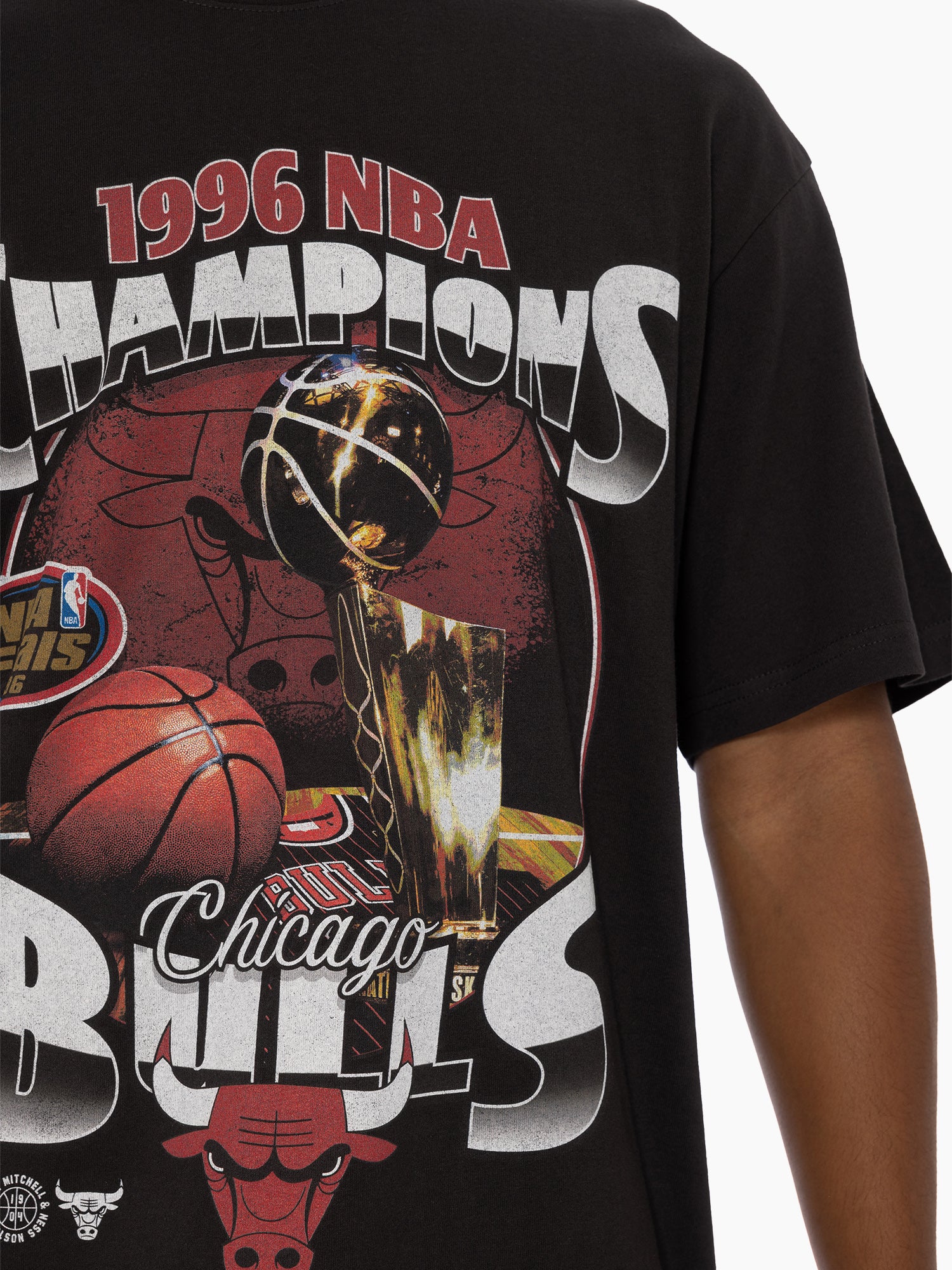 MITCHELL & NESS TRUE COLOURS TEE BULLS