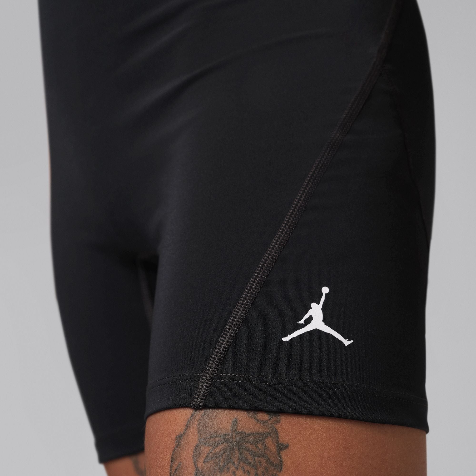 JORDAN SPORT WOMENS 5" HIGH-RISE SHORT